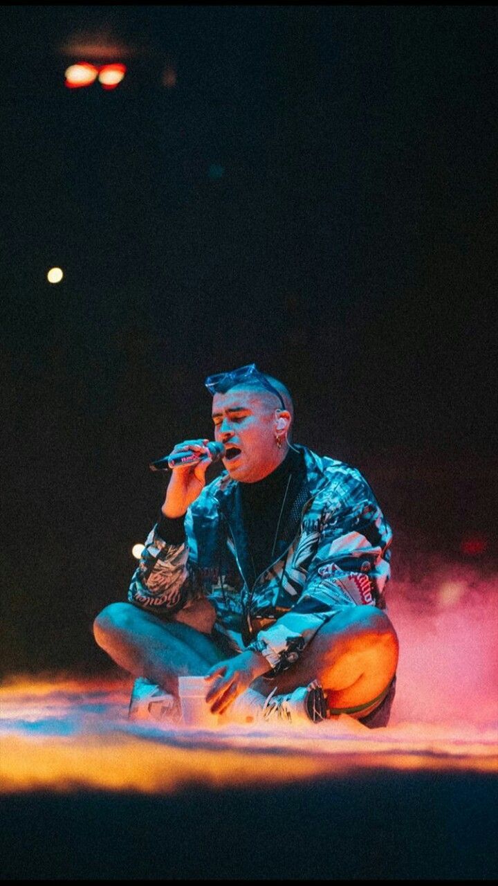 Bad Bunny sul palco, 720x1280 Full HD Verticale, Smartphone