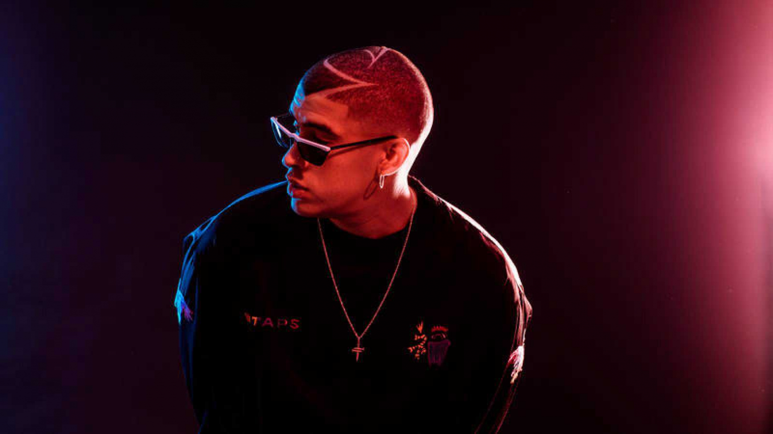 Bad Bunny occhiali collana luci rosse, 1536x864 HD, PC Desktop