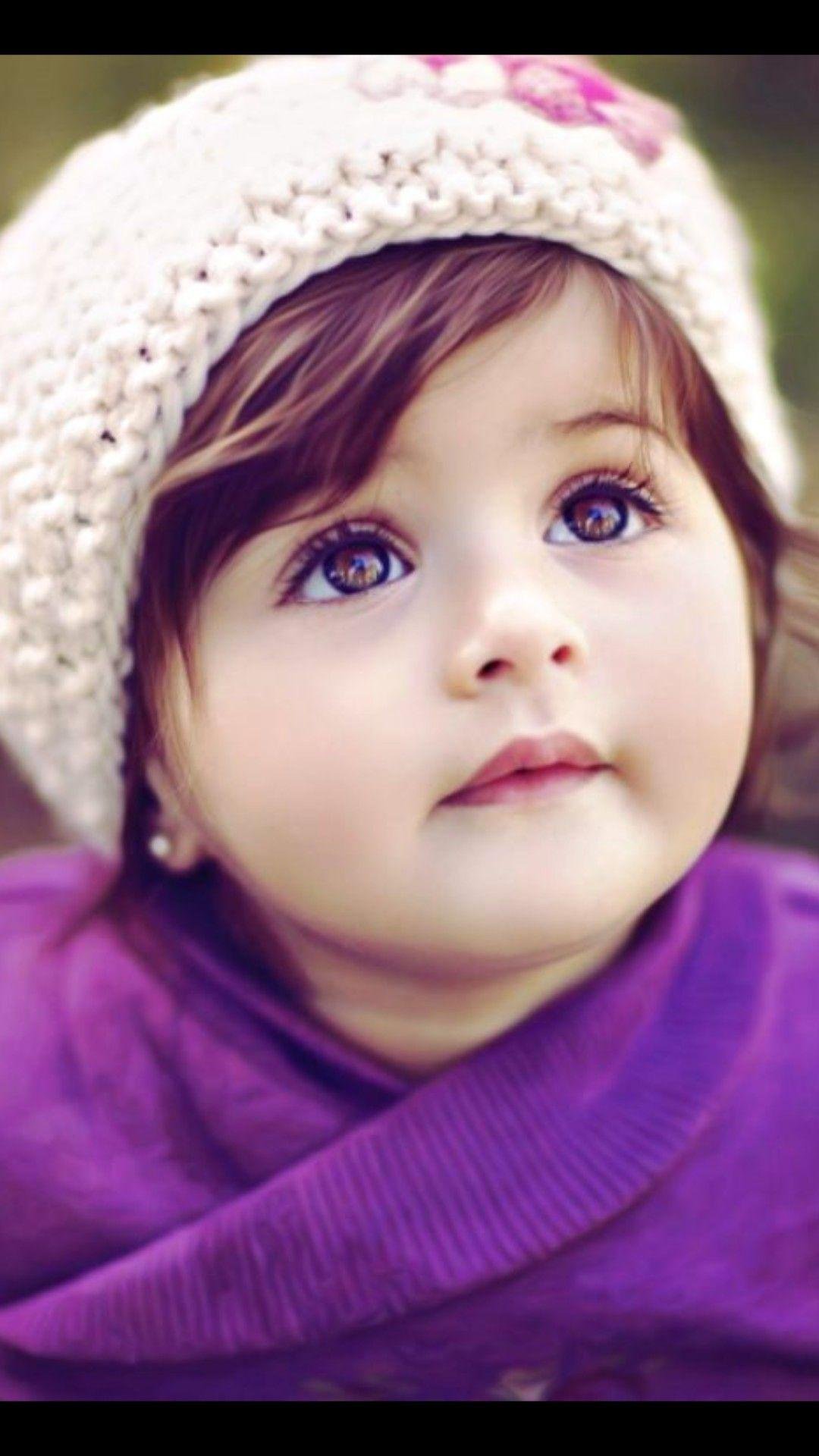 Bambina con berretto bianco, 1080x1920 Verticale, Mobile