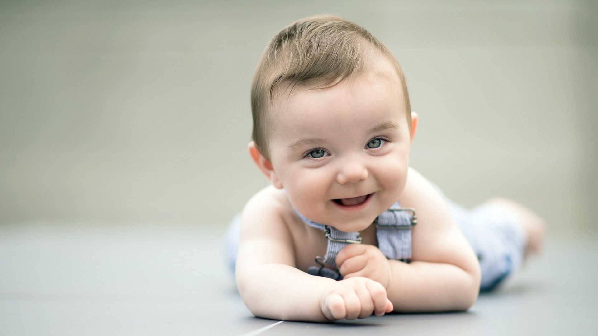 Bambino sorridente sdraiato, 1920x1080 1080p, PC