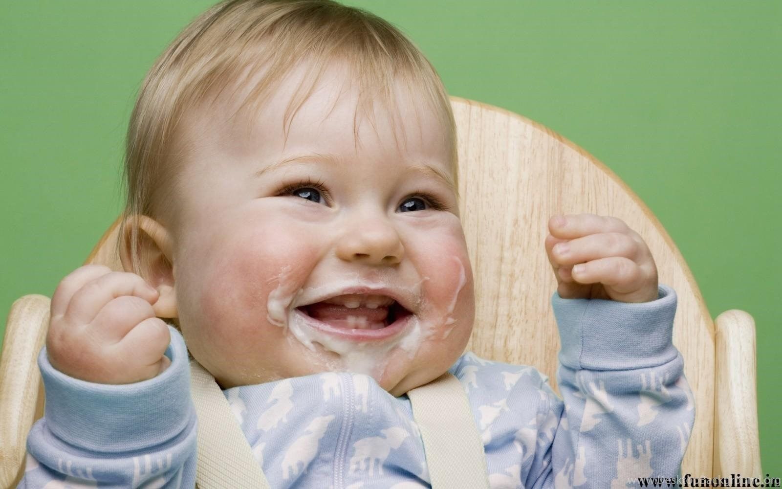 Bambino sorridente seggiolone pappa, 1600x1000 900p, HP Laptop