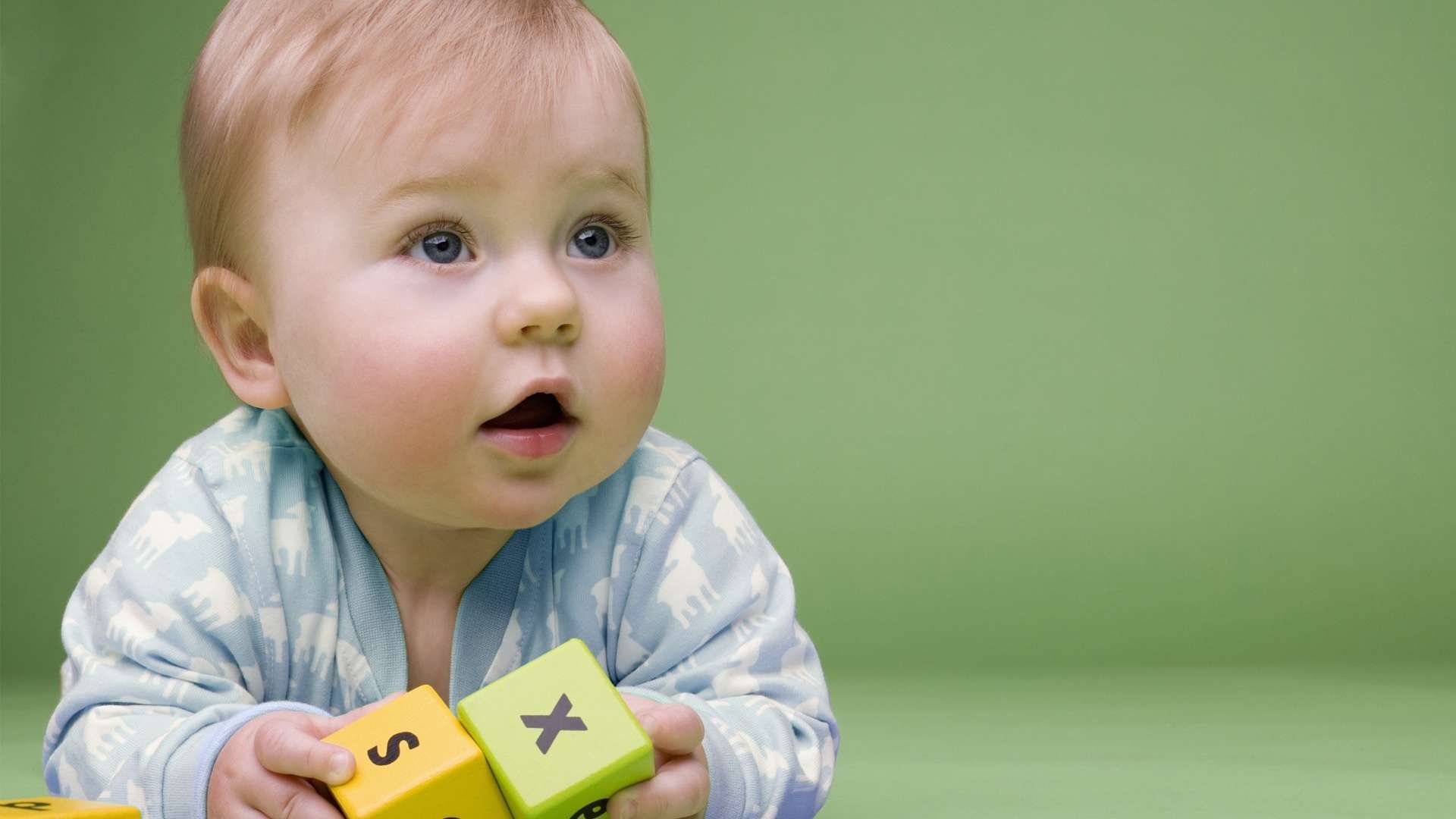 Bambino con cubi giocattolo, 1920x1080 Full HD 1080p, Laptop