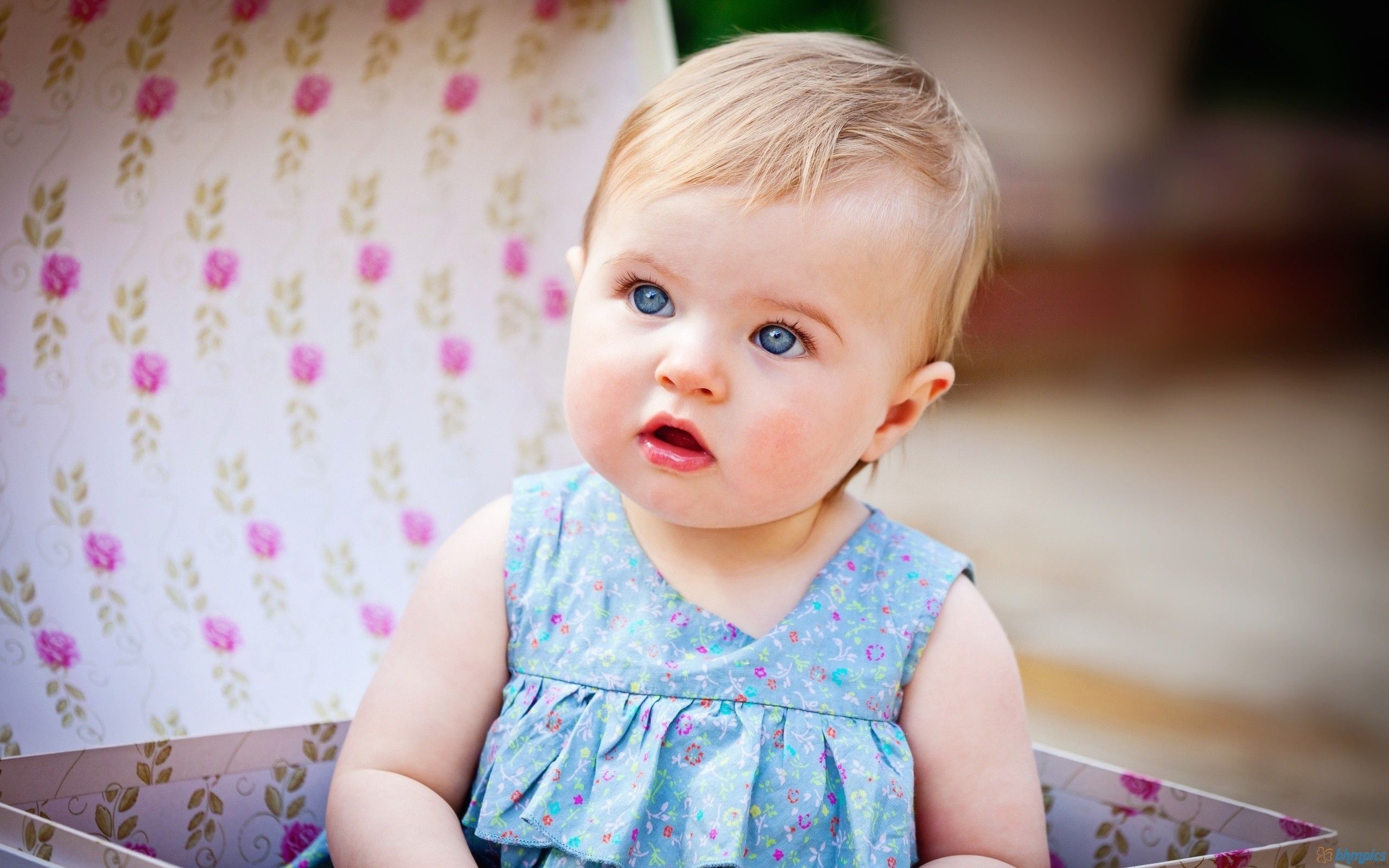 Bambina con occhi azzurri, 2560x1600 WQXGA, Desktop