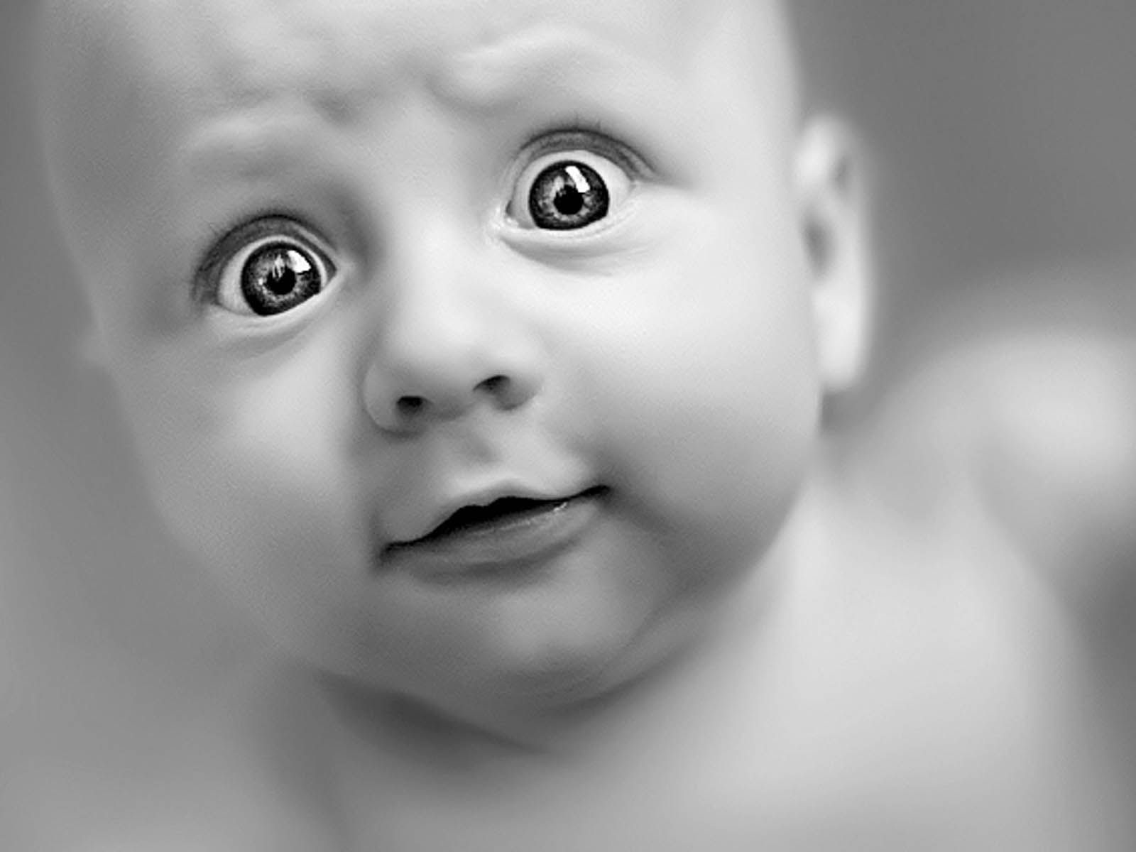 Bambino con espressione buffa bianco e nero, 1600x1200 900p, Desktop