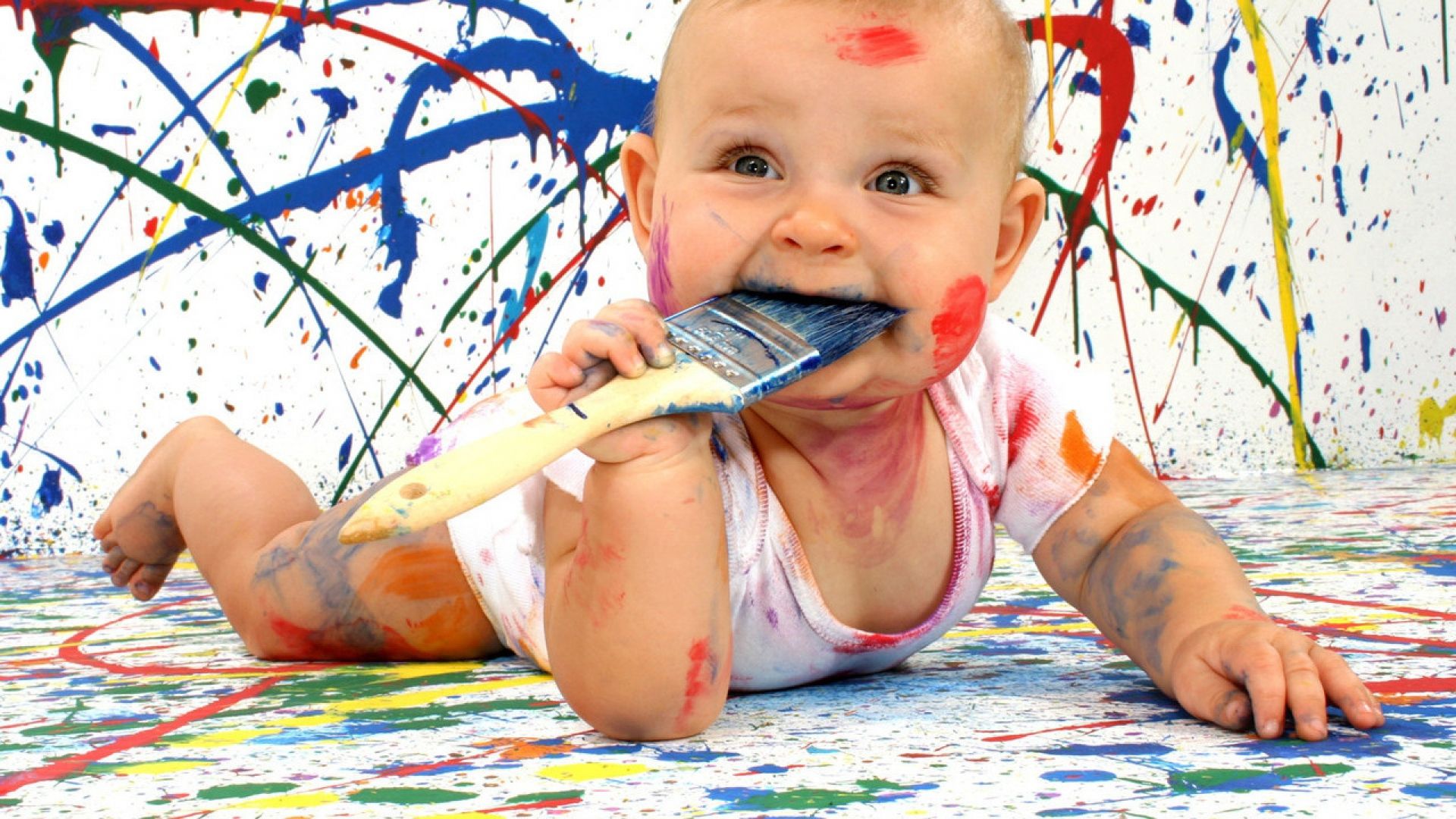 Bambino con pennello e schizzi colorati, 1920x1080 Full HD, Desktop