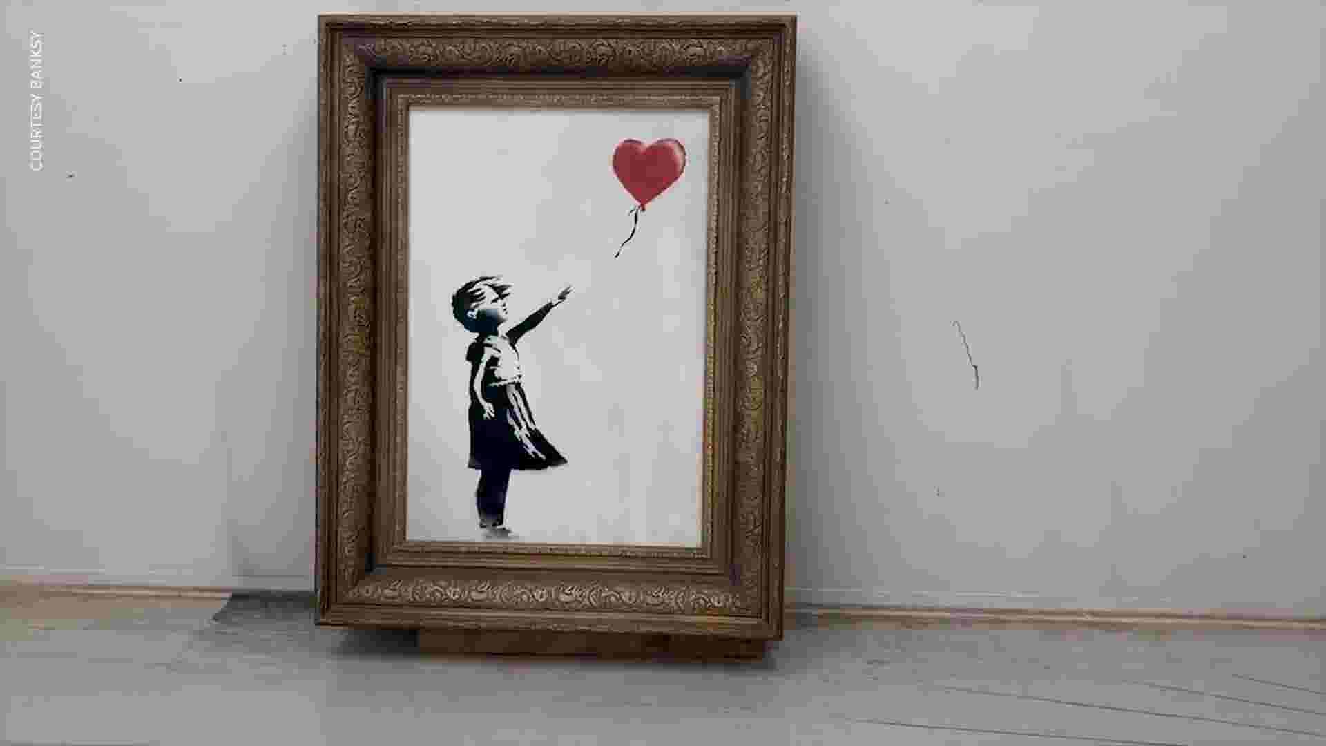 Bambini alzano bandiera Banksy, 1400x2100 Verticale, Telefono