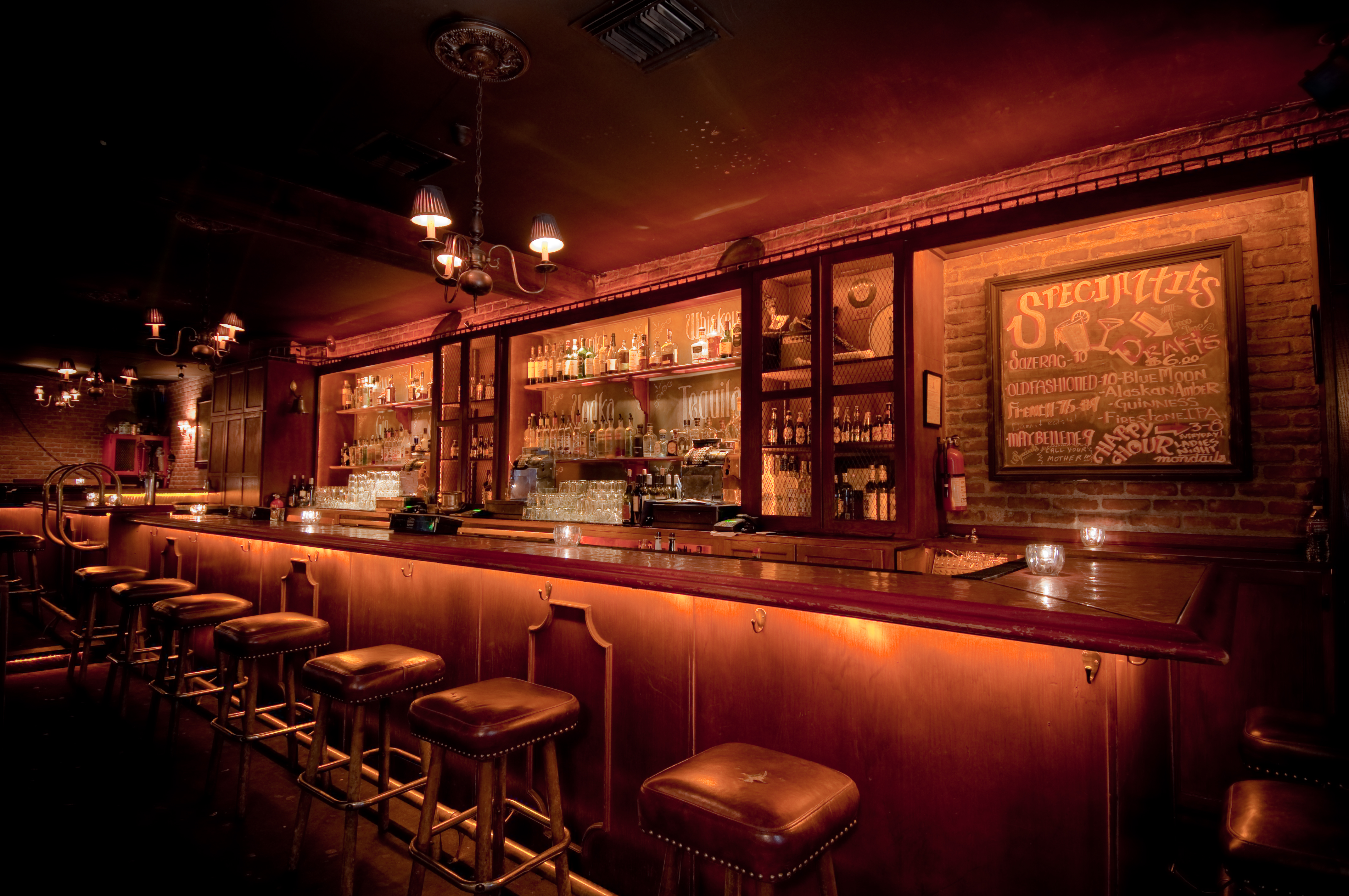 Bar interno luci calde, 4288x2848 4K Ultra HD, Monitor 4K
