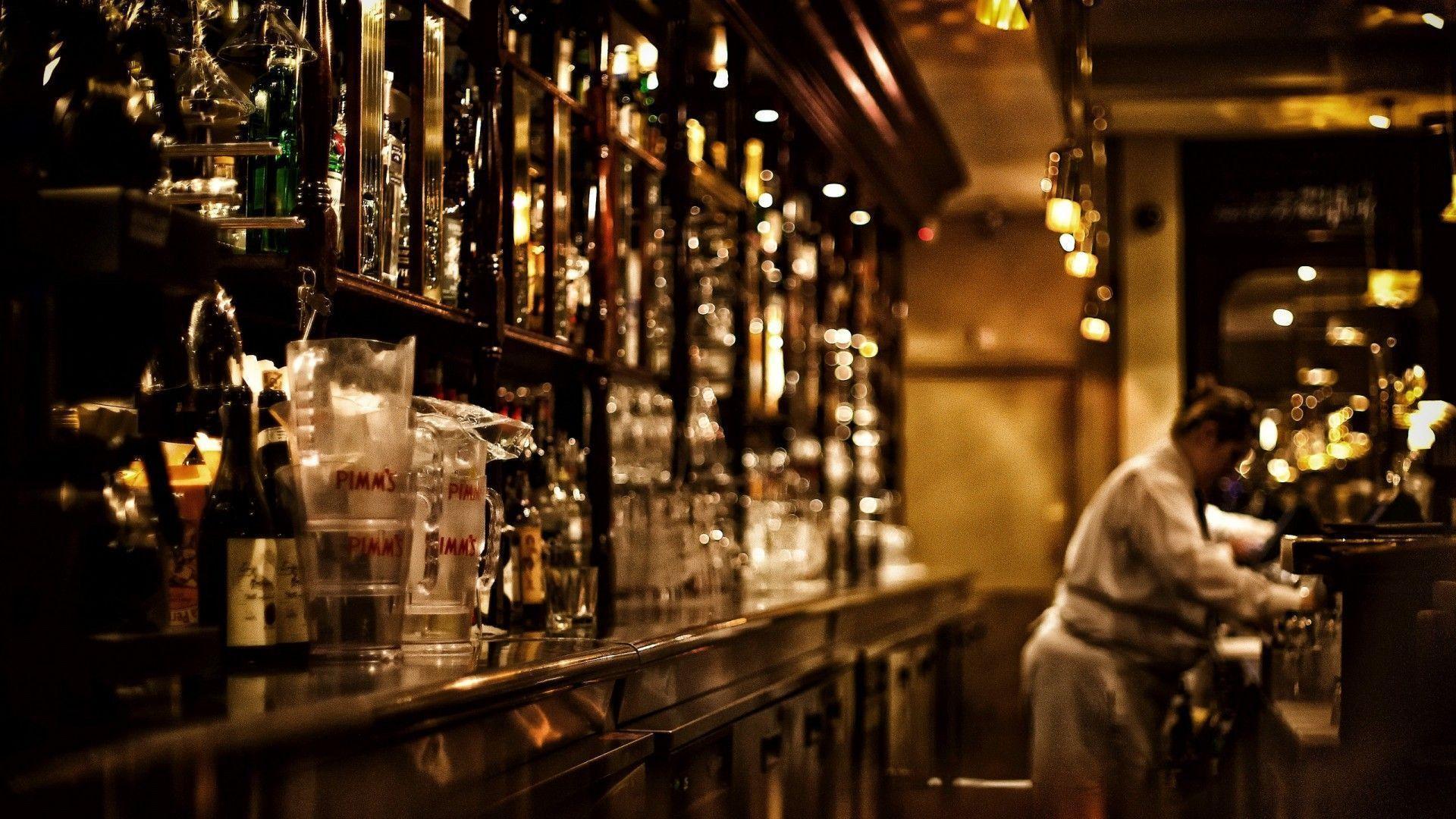 Interno bar con bottiglie, 1920x1080 Full HD, PC