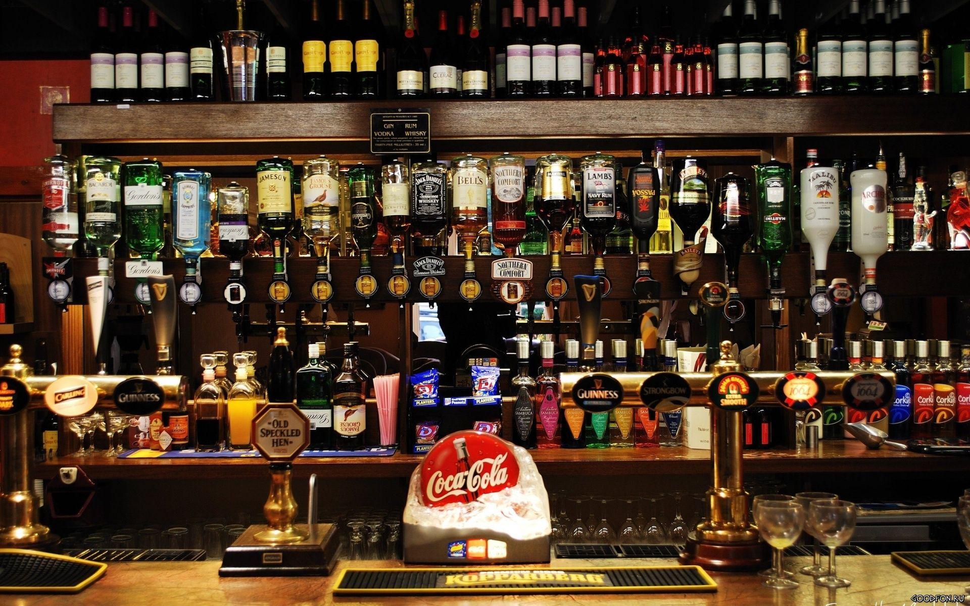 Bancone bar con bottiglie, 1920x1200 Full HD+, PC Desktop