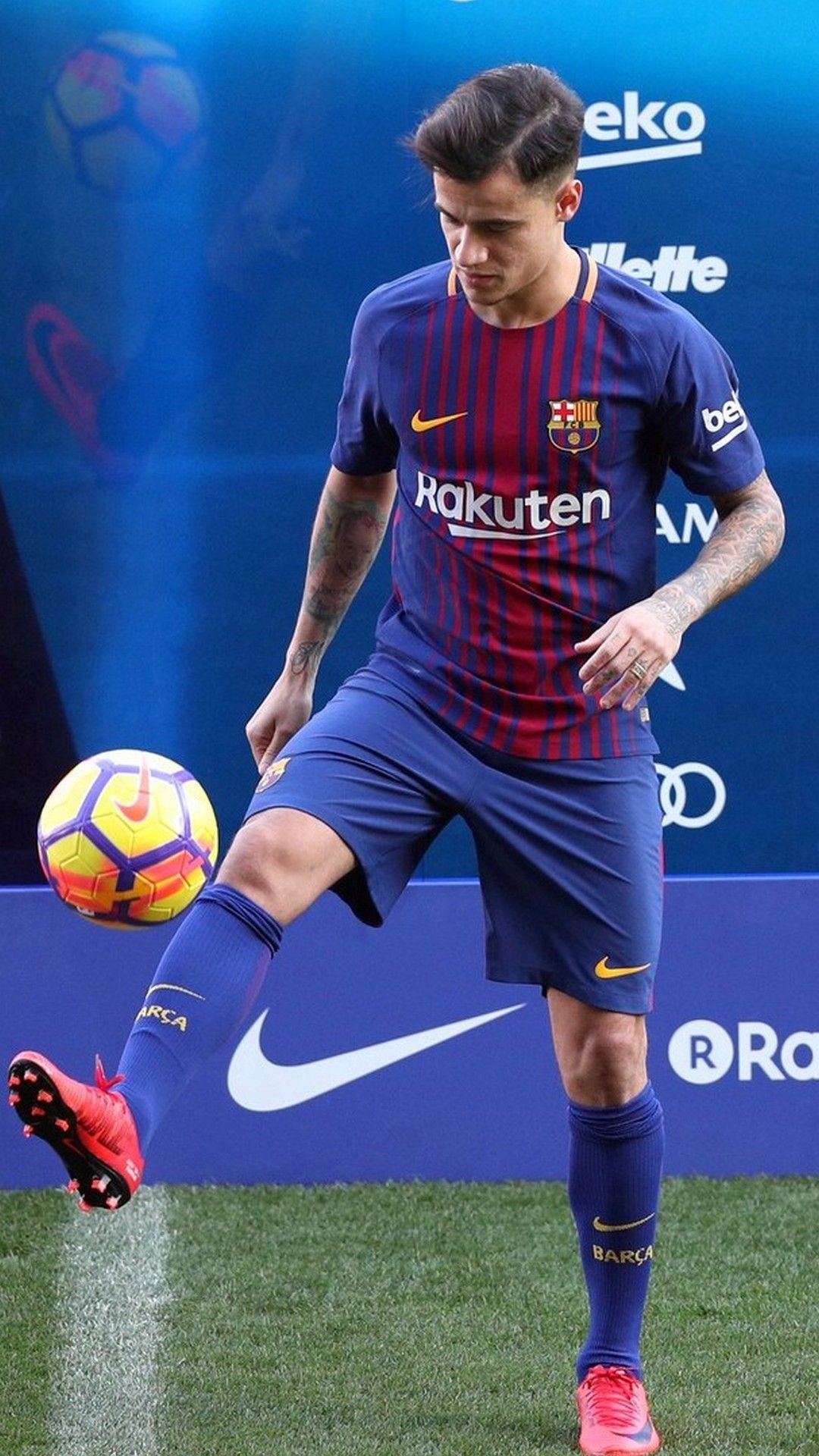 Calciatore Barcellona con pallone, 1080x1920 Full HD Verticale, iPhone Plus