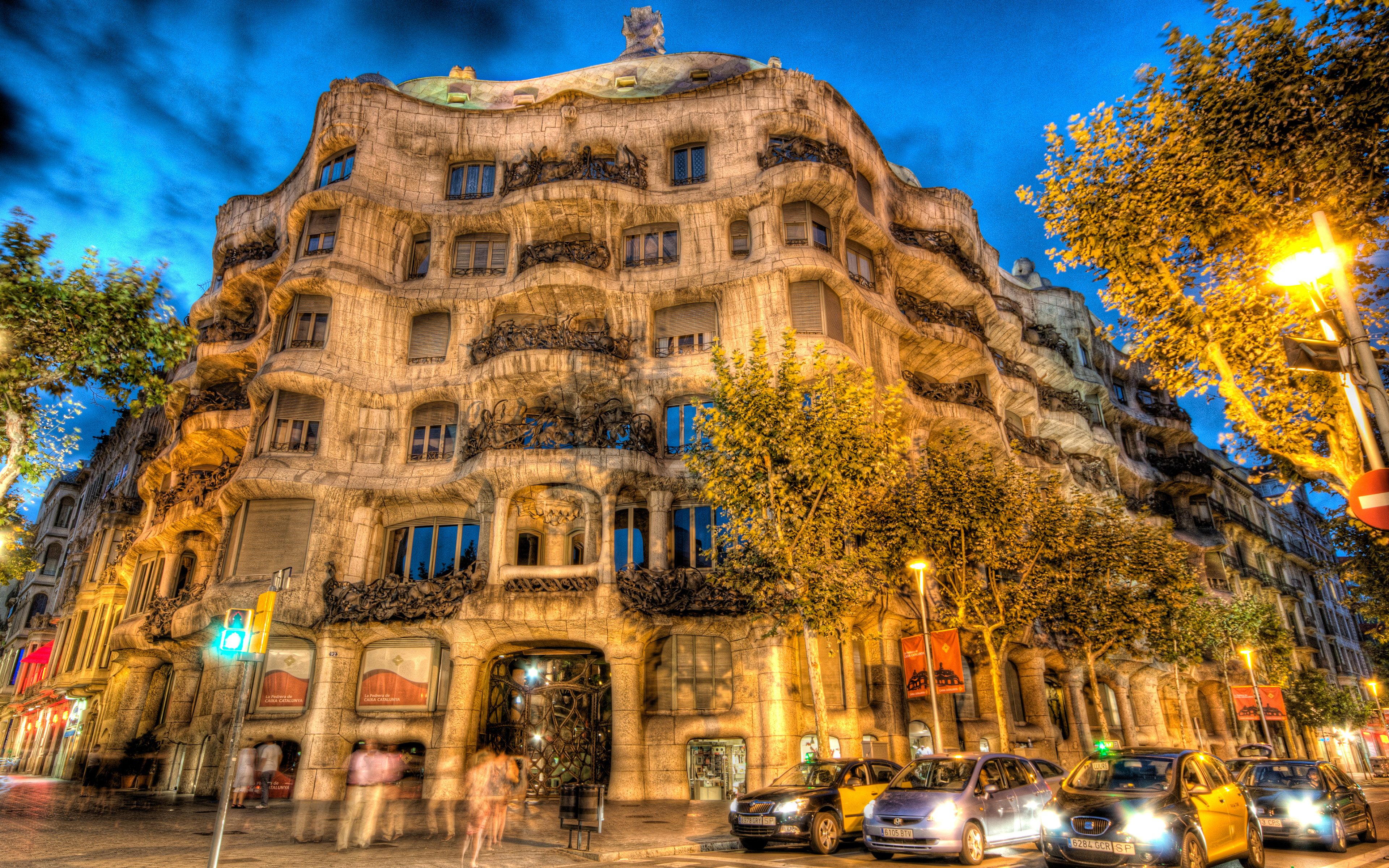Casa Milà Barcellona notturna, 3840x2400 Ultra HD, 4K TV