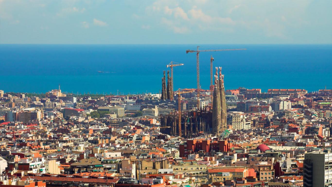 Sagrada Familia panorama Barcellona, 1366x768 HD, Desktop