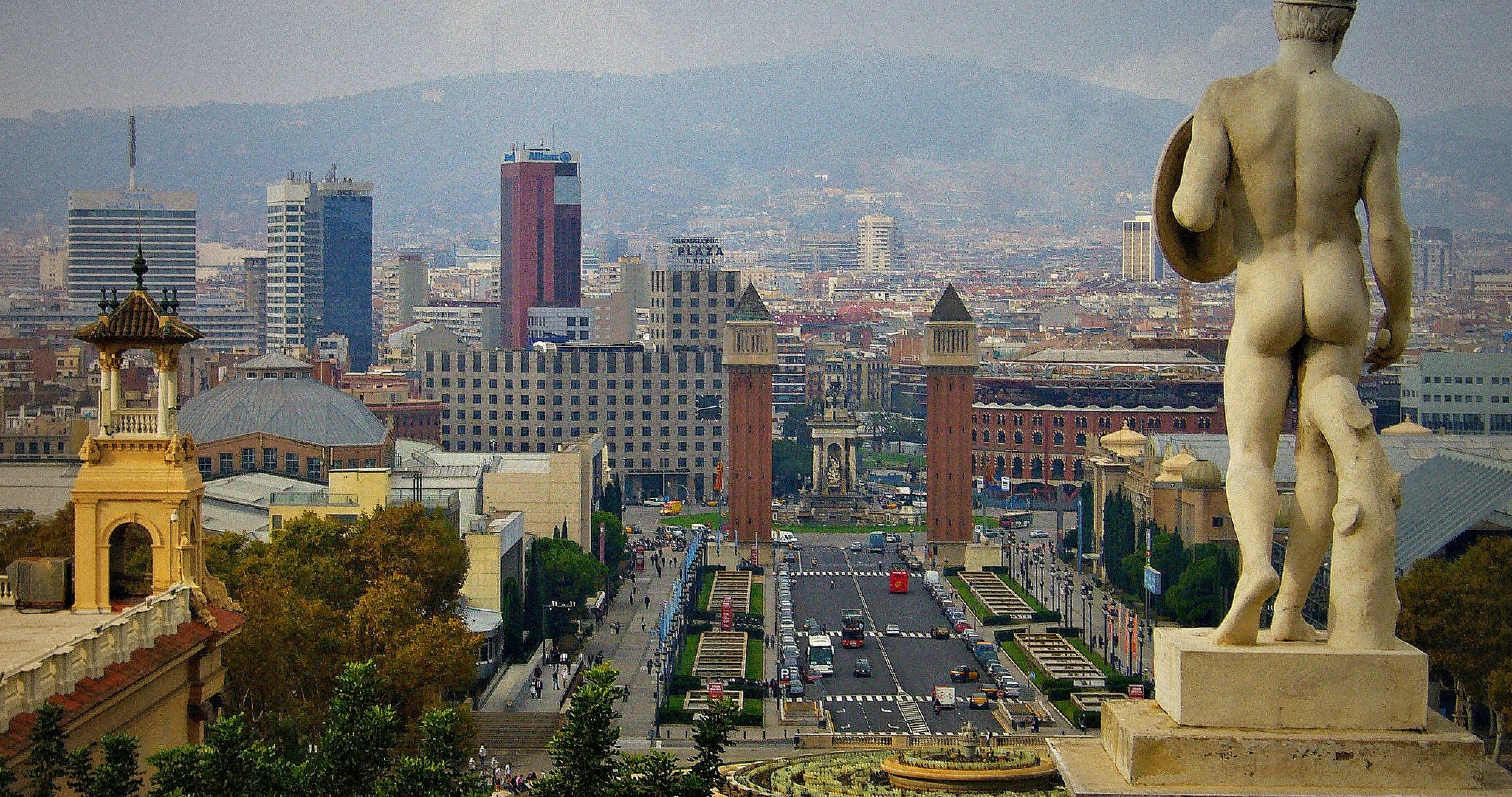 Skyline di Barcellona con statua, 4096x2160 4K Ultra HD, Monitor 4K