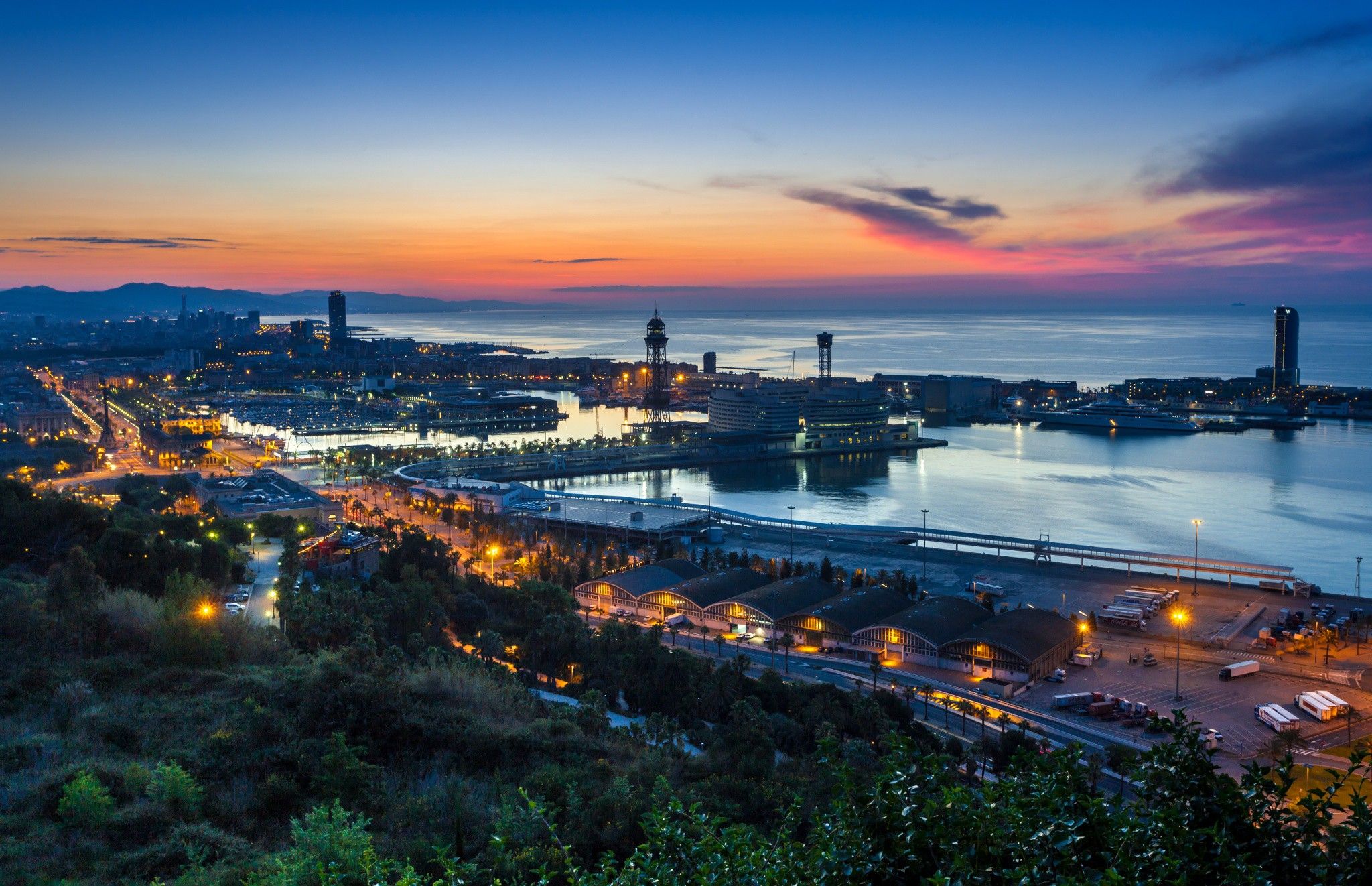Alba su Barcellona costiera, Liga, 2048x1322 alta risoluzione, PC