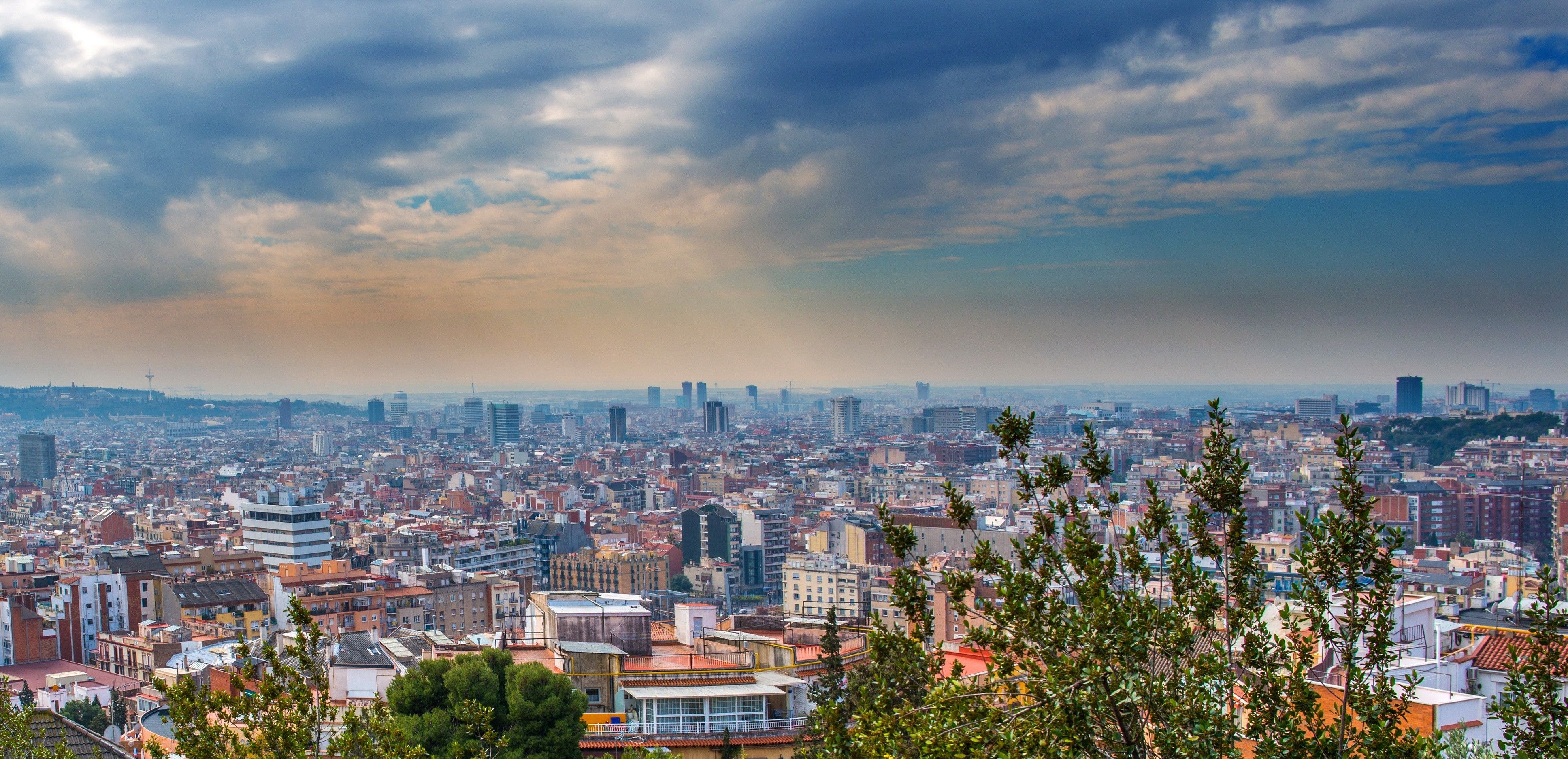 Vista panoramica città Barcellona, 3872x1875 UHD, Monitor 4K