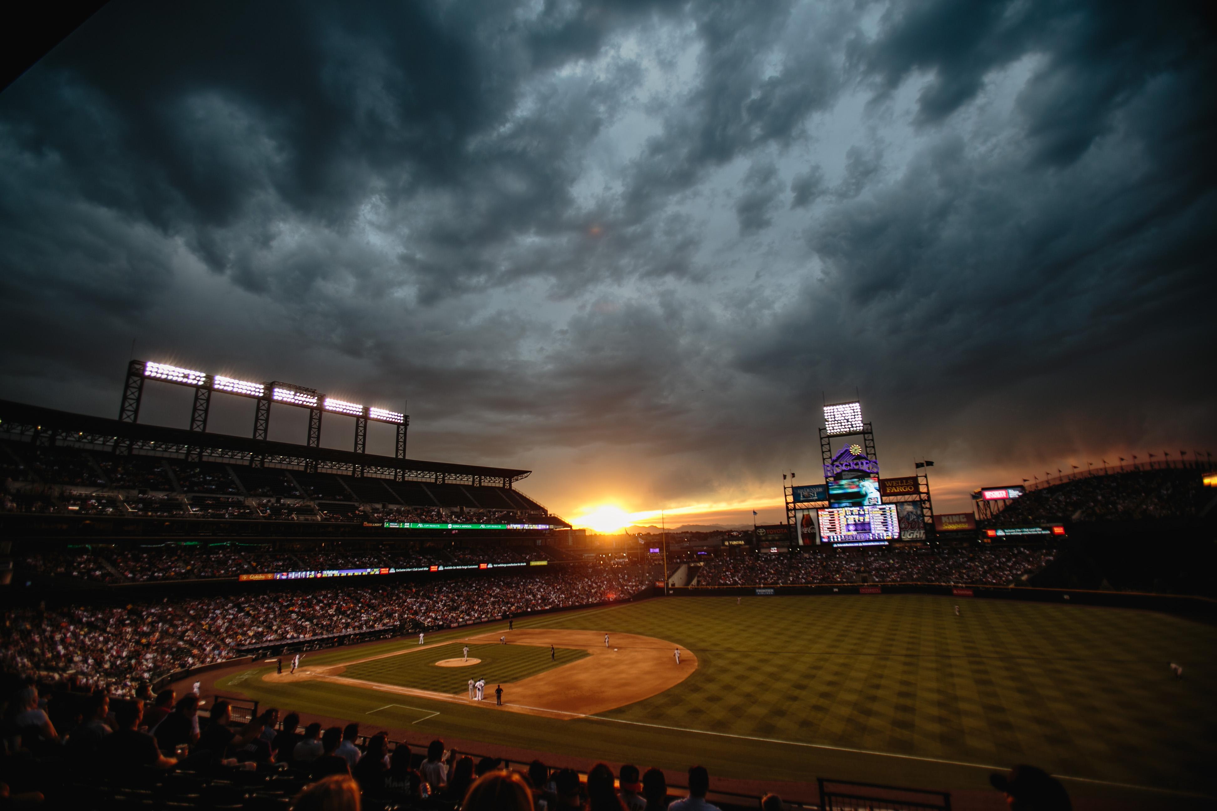 Stadio baseball tramonto nuvoloso, 3888x2592 UHD, PC 4K