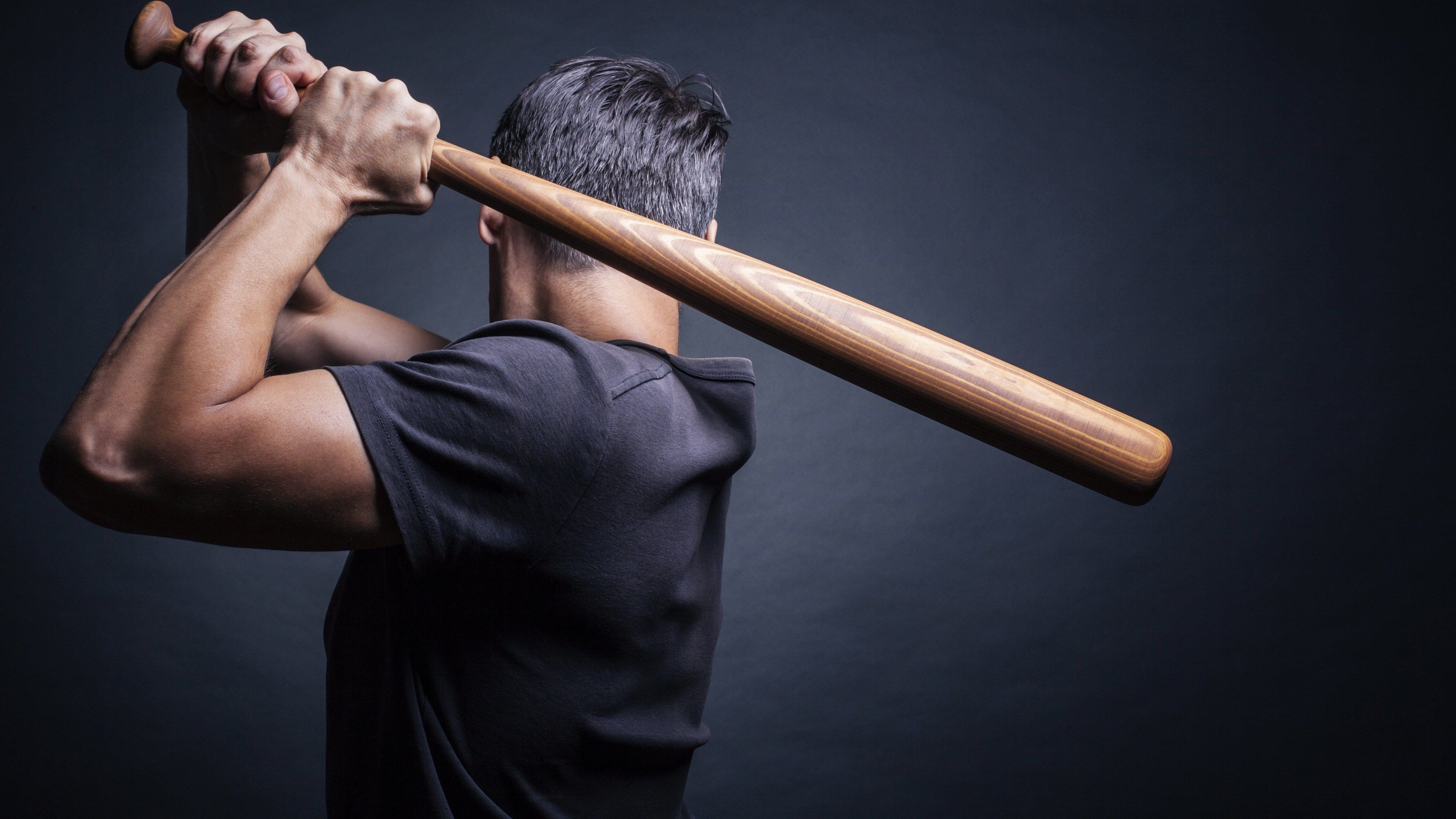 Uomo con mazza da baseball, 3840x2160 UHD, PC 4K