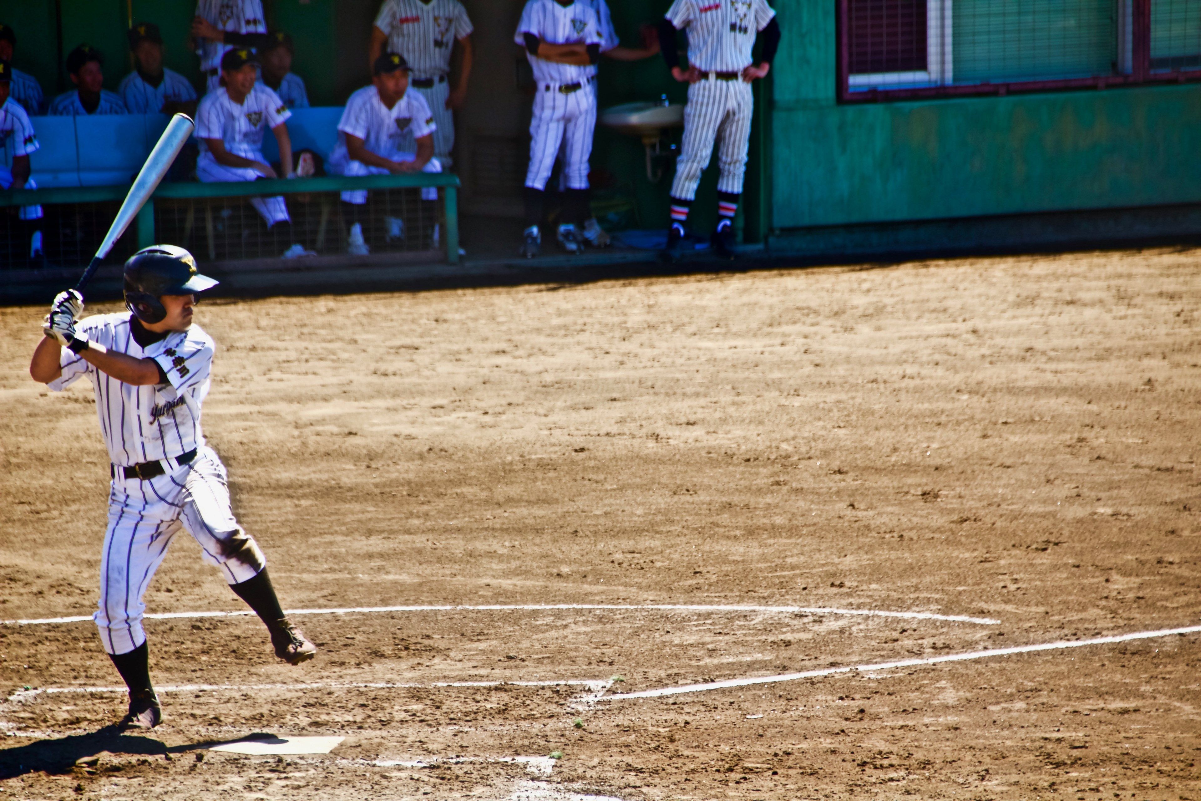 Giocatore baseball battitore campo terra, 3840x2560 UHD, PC 4K