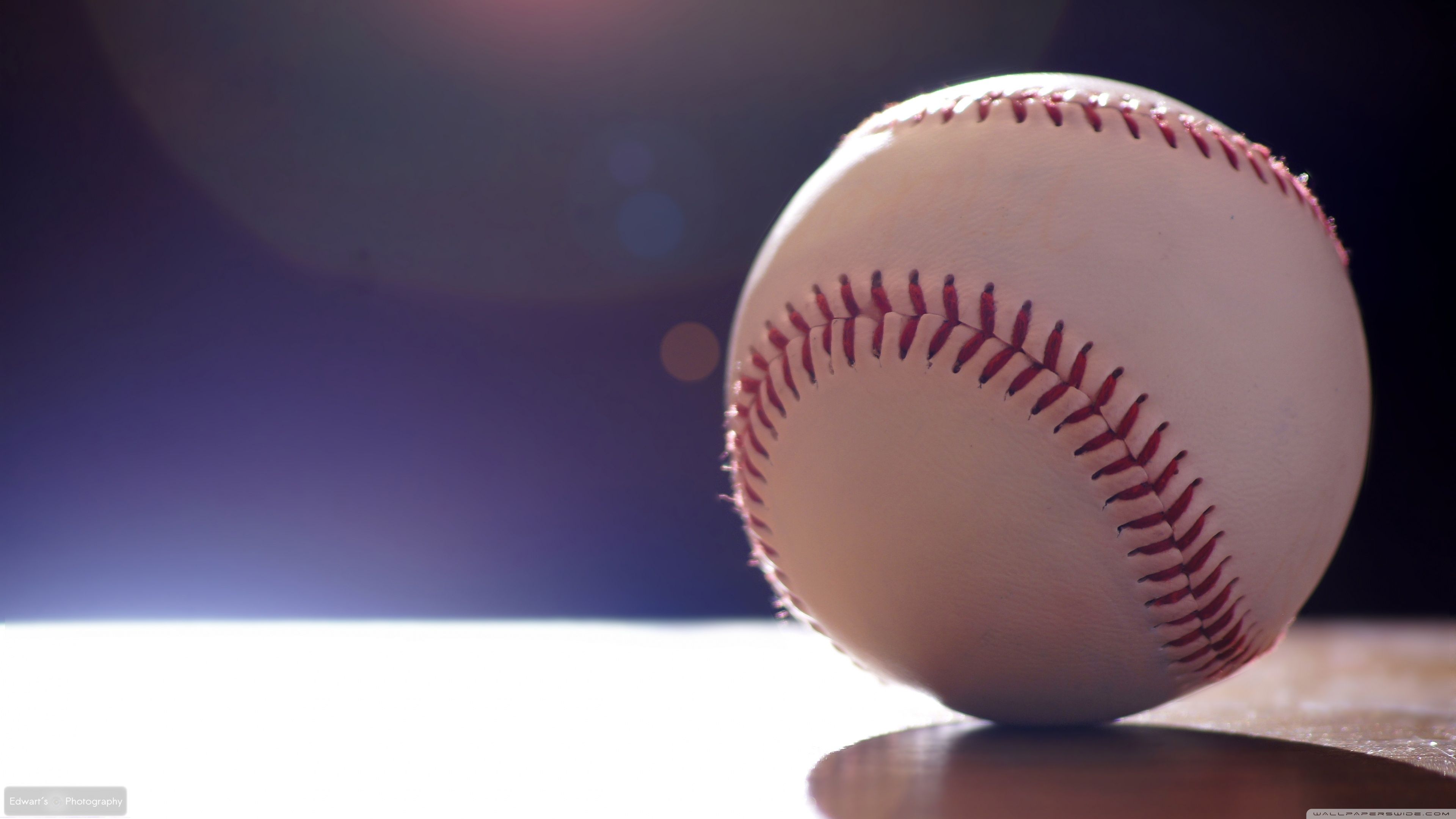Palla da baseball retroilluminata, 3840x2160 Ultra HD, Monitor 4K