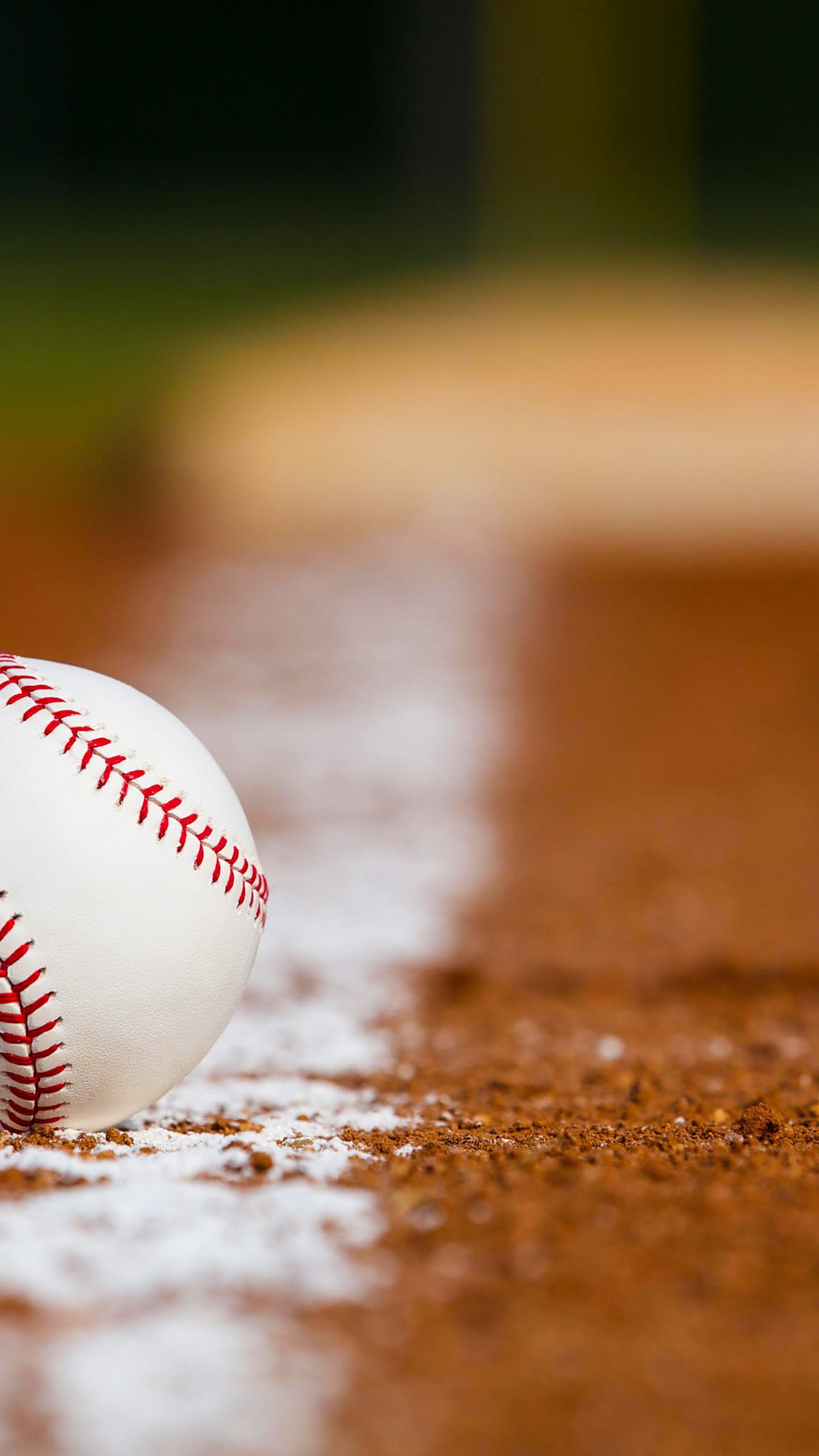 Palla da baseball su campo, 1440x2560 Verticale, Mobile