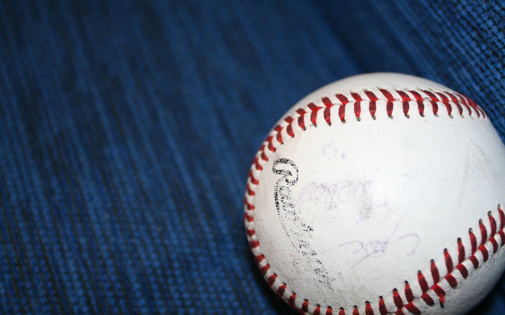 Palla da baseball autografata blu, 1920x1200 Full HD+ WUXGA, Desktop