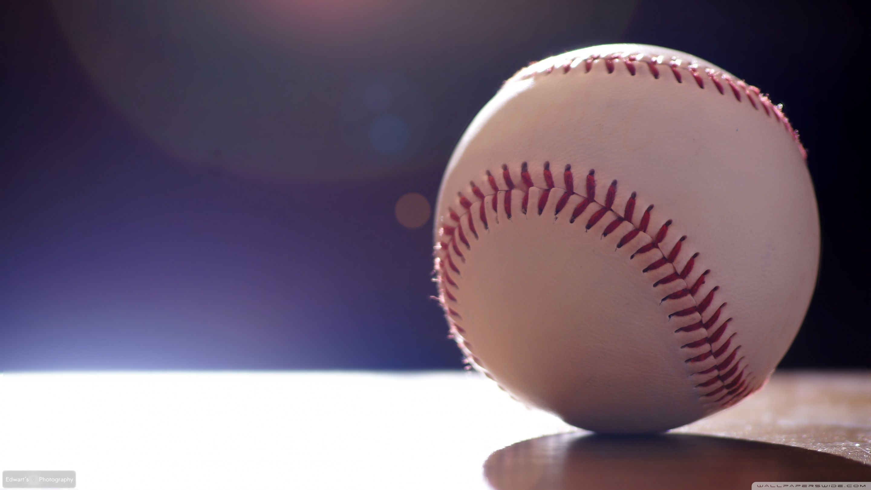 Palla da baseball con luce, 2880x1620 WQXGA, PC Desktop