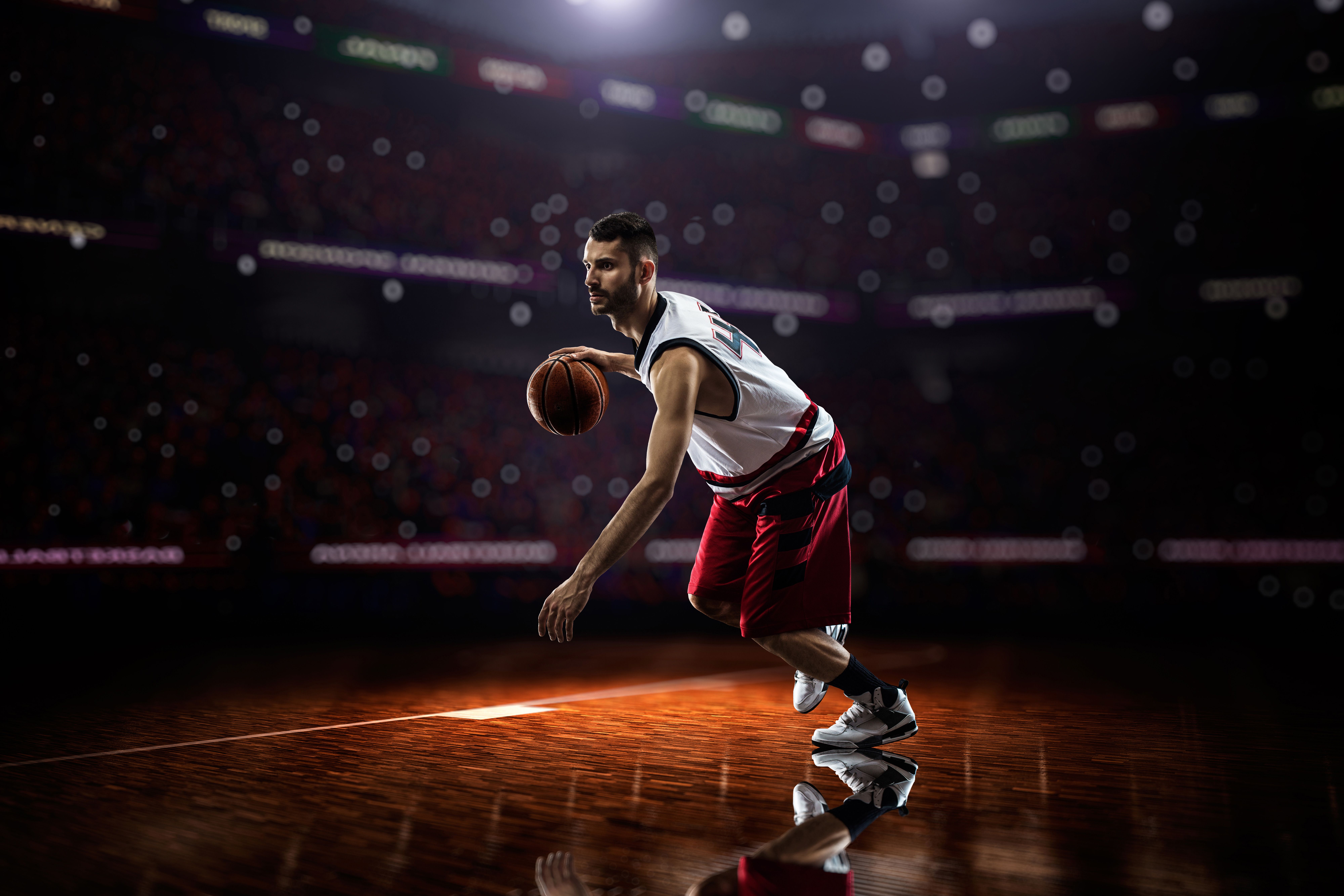 Giocatore di basket in campo, 8000x5333 UHD, PC 4K