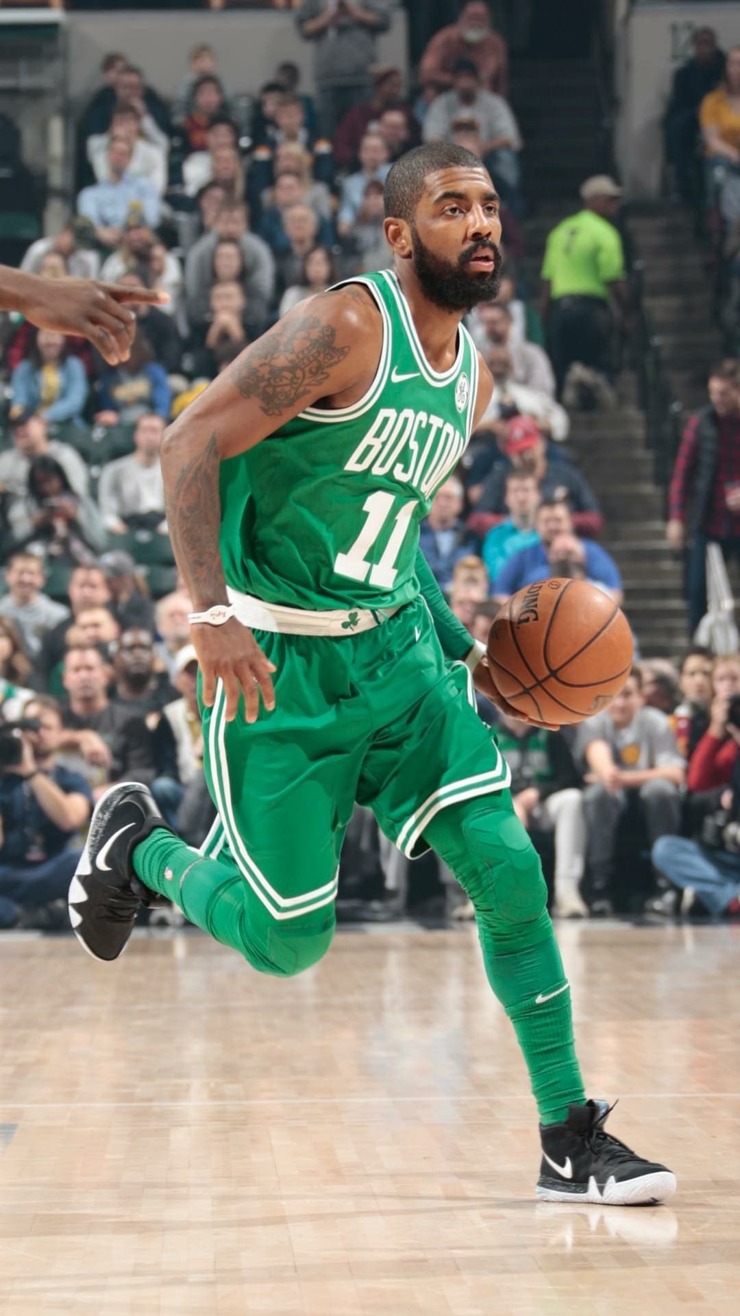 Kyrie Irving Boston Celtics basket, 1080x1920 Full HD Verticale, Smartphone