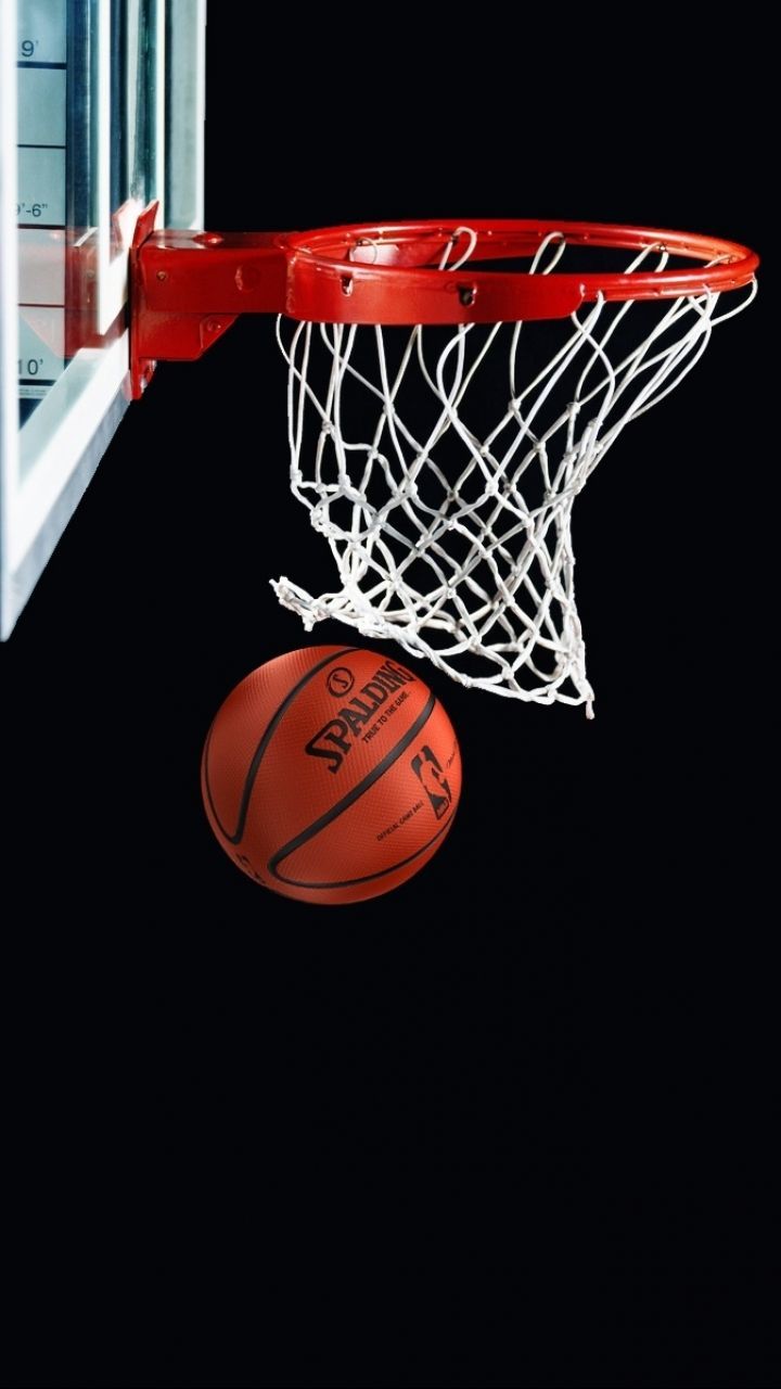 Pallone Spalding sotto canestro, 720x1280 Full HD Verticale, iPhone