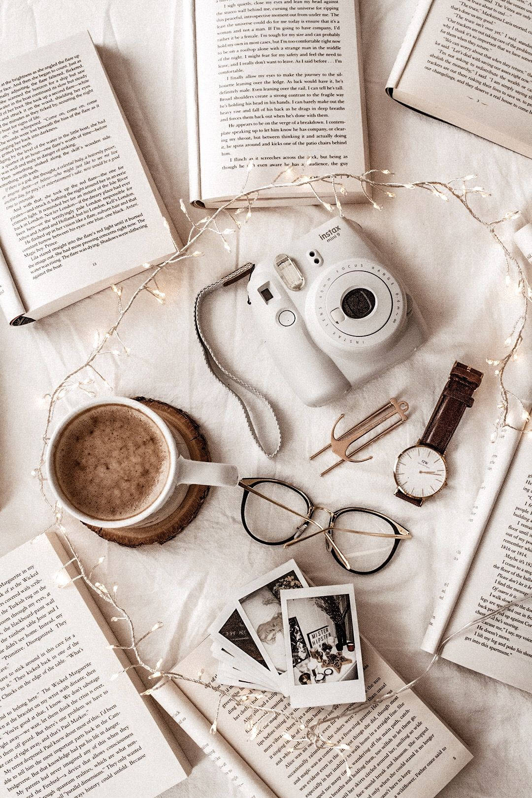 Libri, fotocamera polaroid, caffè beige, 1080x1620 Verticale, Telefono