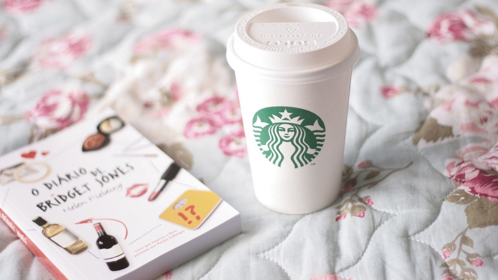 Bicchiere Starbucks e libro, 1600x900 900p, PC Desktop
