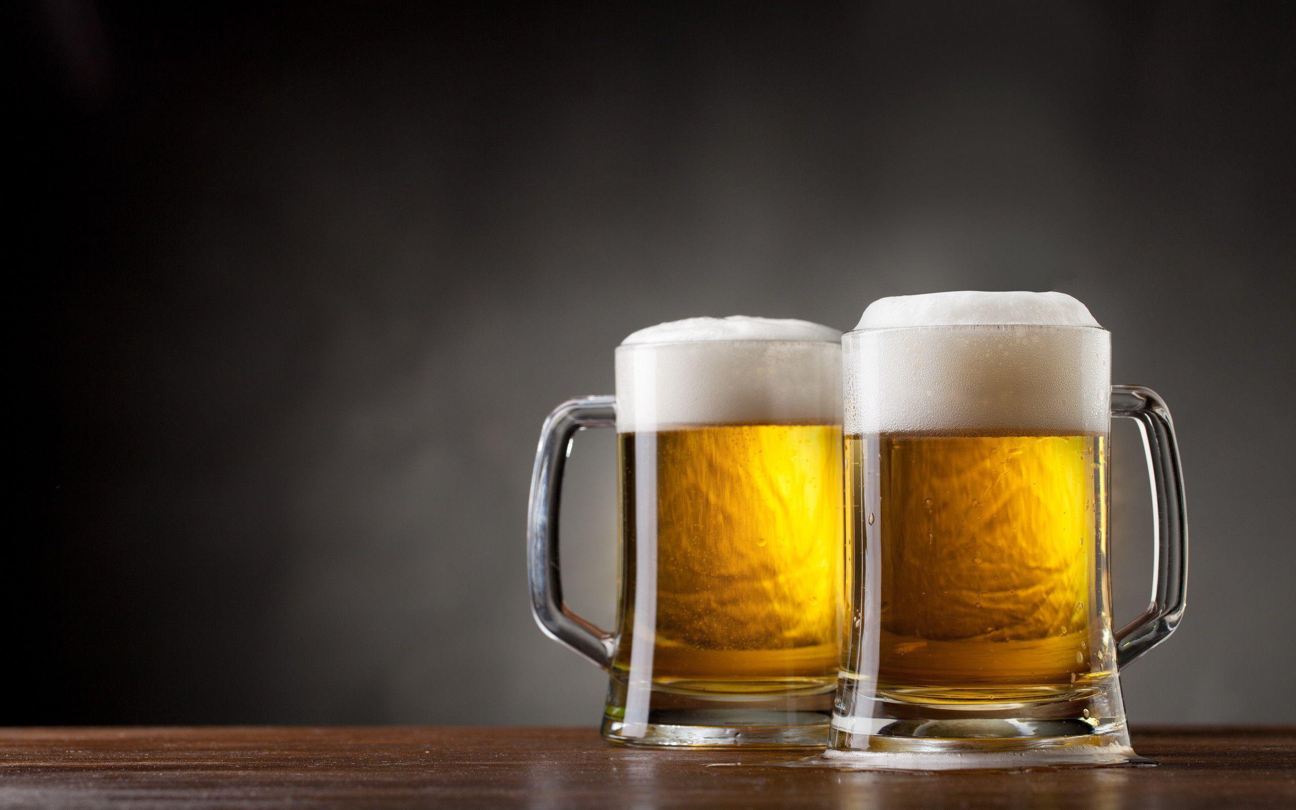Due boccali di birra, 2560x1600 2K, MacBook Pro