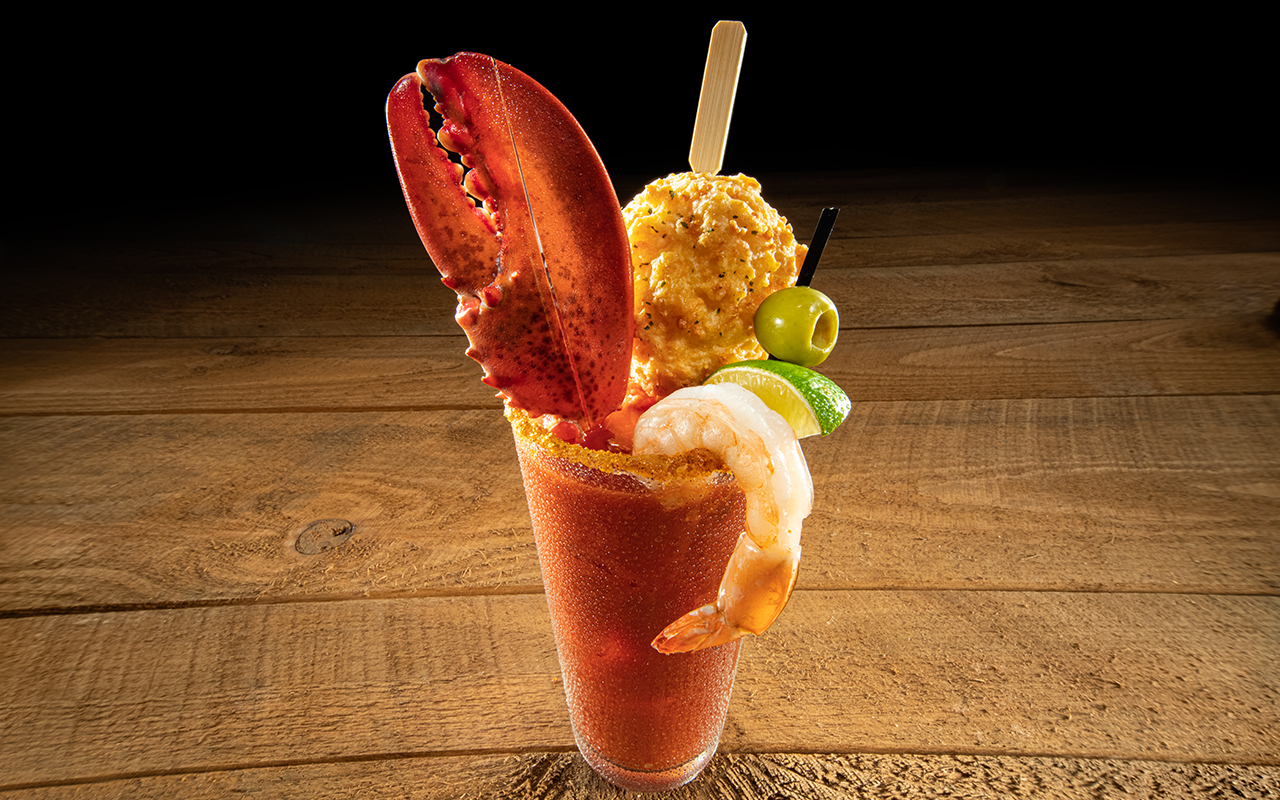 Cocktail Bloody Mary con oliva, 1600x900 900p, iMac