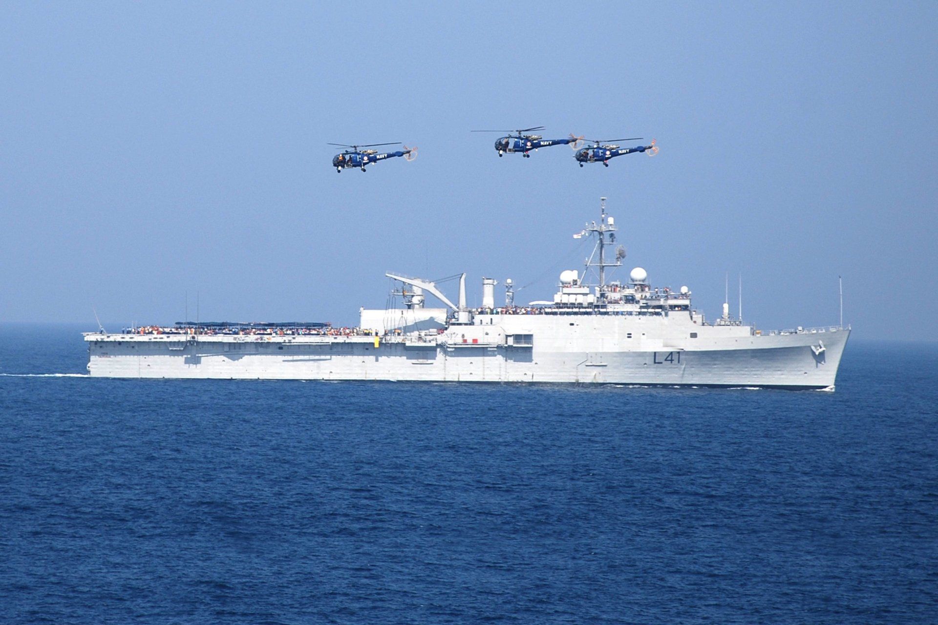 Nave militare ed elicotteri mare, 1920x1280 Full HD+, Desktop