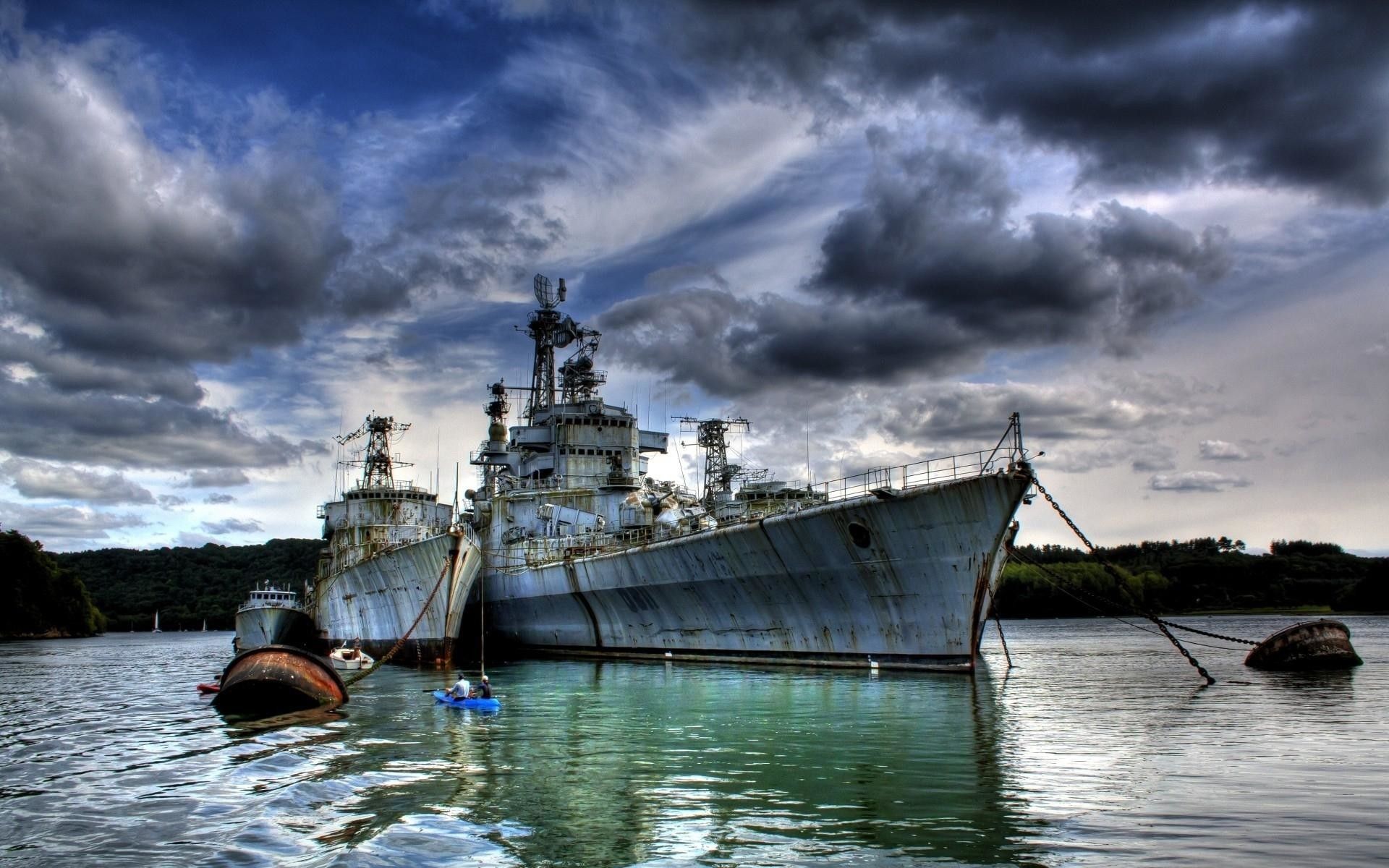 Nave militare grigia ancorata, 1920x1200 WUXGA, PC