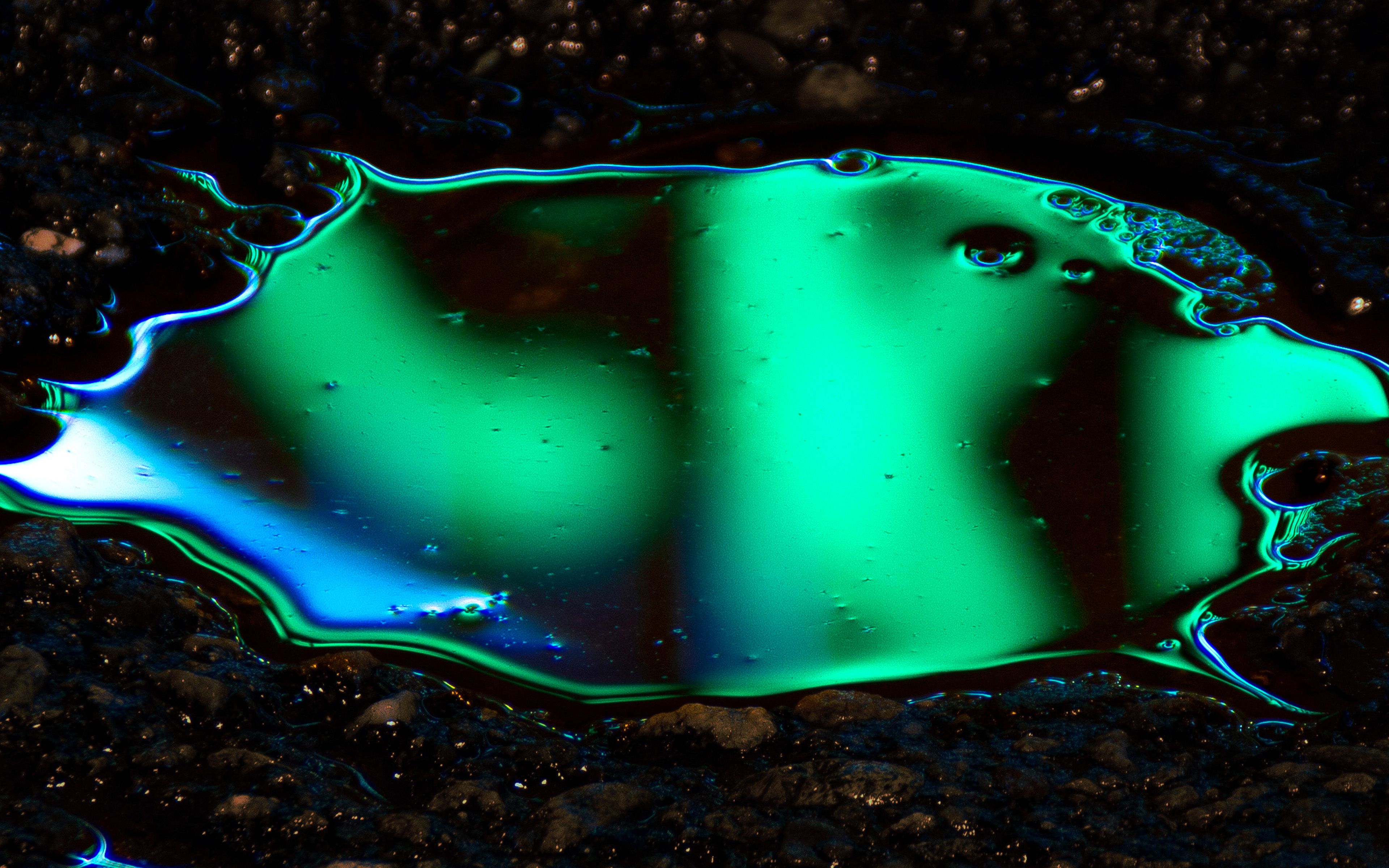 Pozzanghera riflesso verde neon, 3840x2400 Ultra HD, Monitor 4K