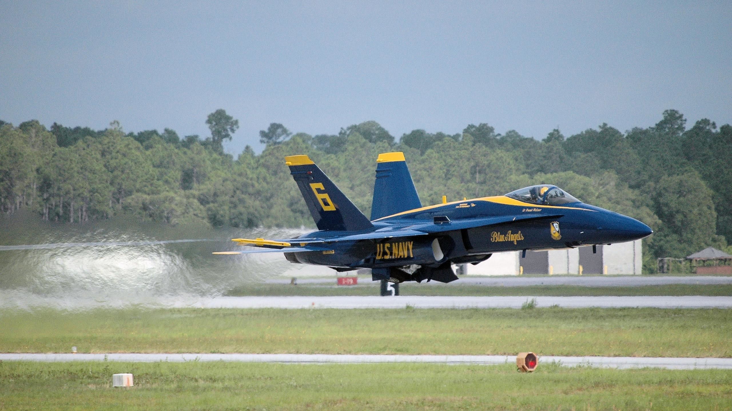 Jet Blue Angels in decollo, 2560x1440 1440p, Desktop