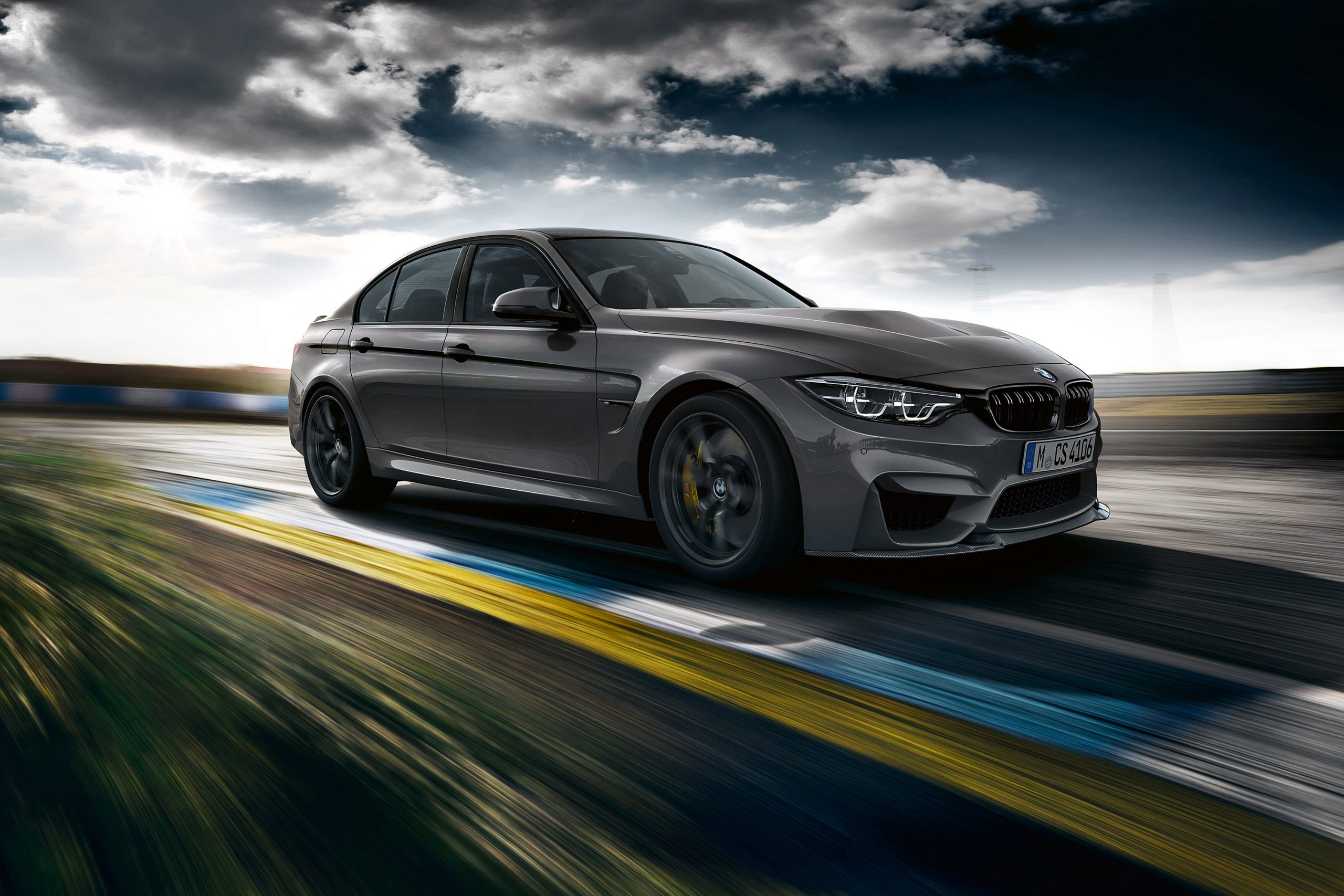 BMW M3 grigia su pista, 2560x1707 2K+, Laptop