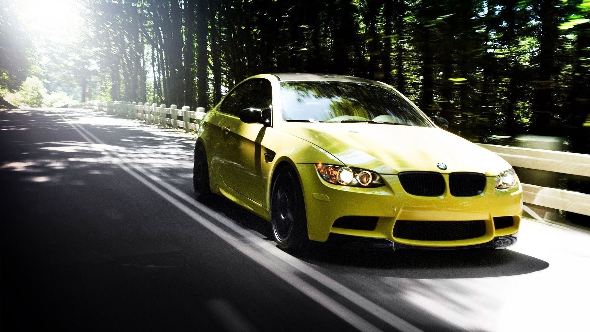 BMW M3 gialla su strada, 1920x1080 Full HD 1080p, PC Desktop