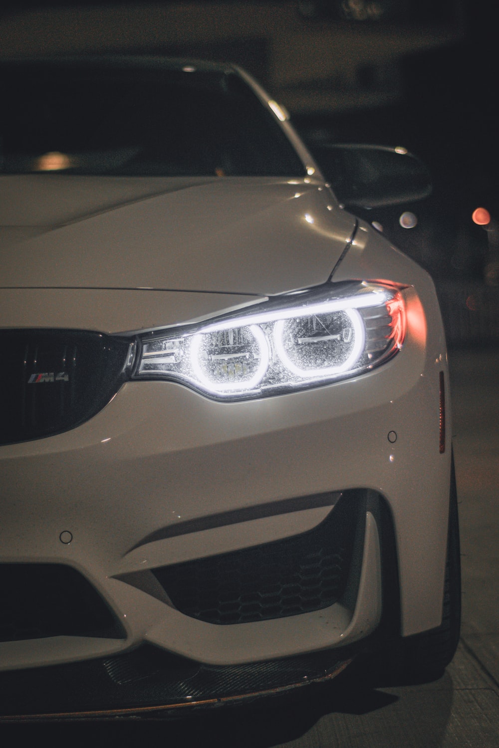 Faro BMW M4 chiara notte, 1000x1500 Verticale, Telefono