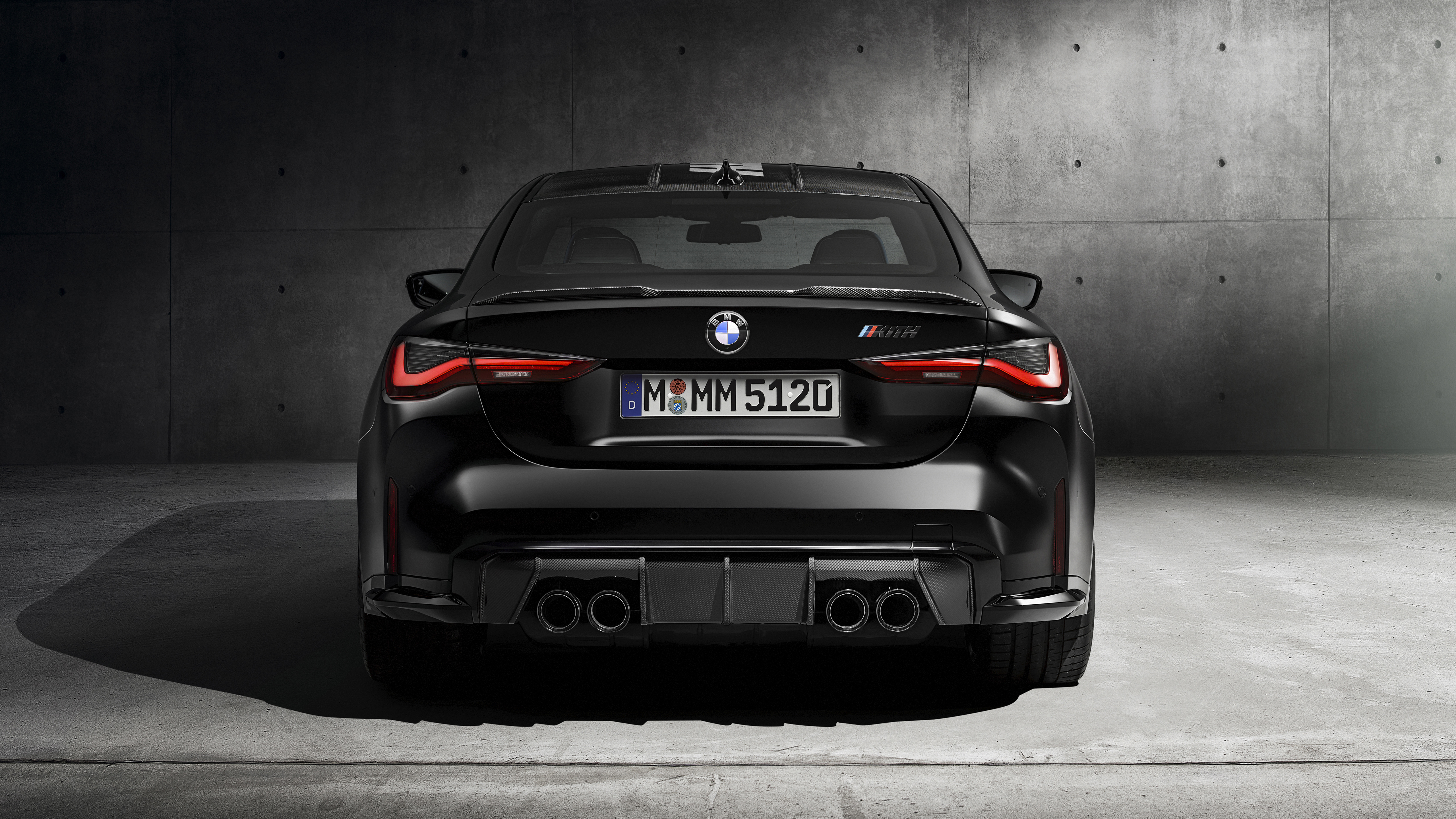 BMW M4 nera posteriore studio, 5120x2880 4K Ultra HD, Monitor 4K