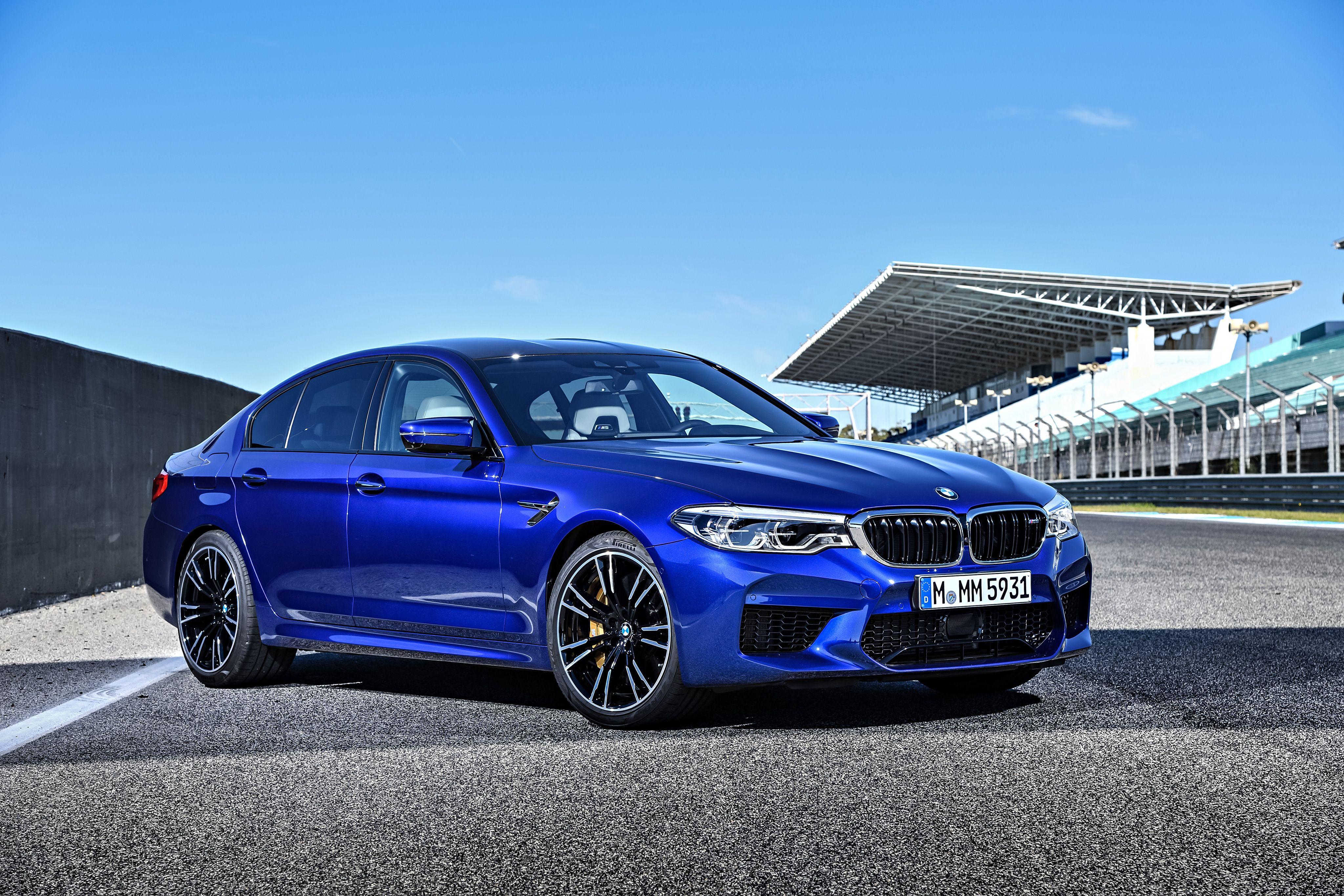 BMW M5 blu su pista, 4096x2731 4K Ultra HD, Monitor 4K