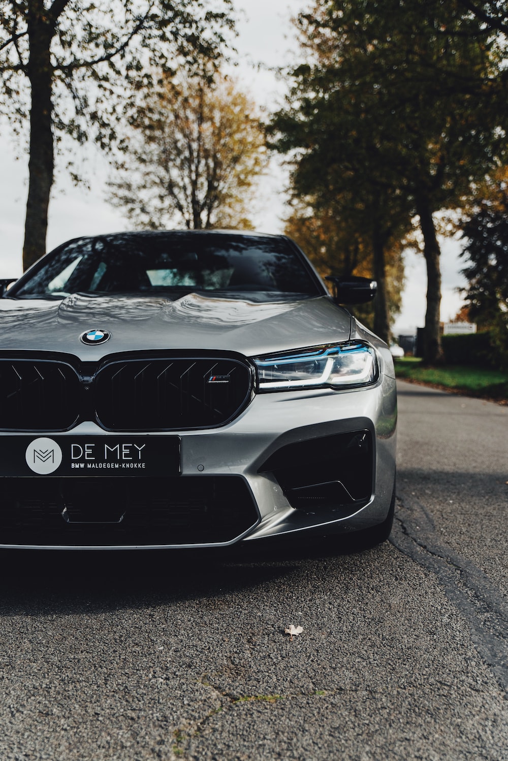 BMW M5 grigia frontale, 1000x1498 Full HD Verticale, Smartphone
