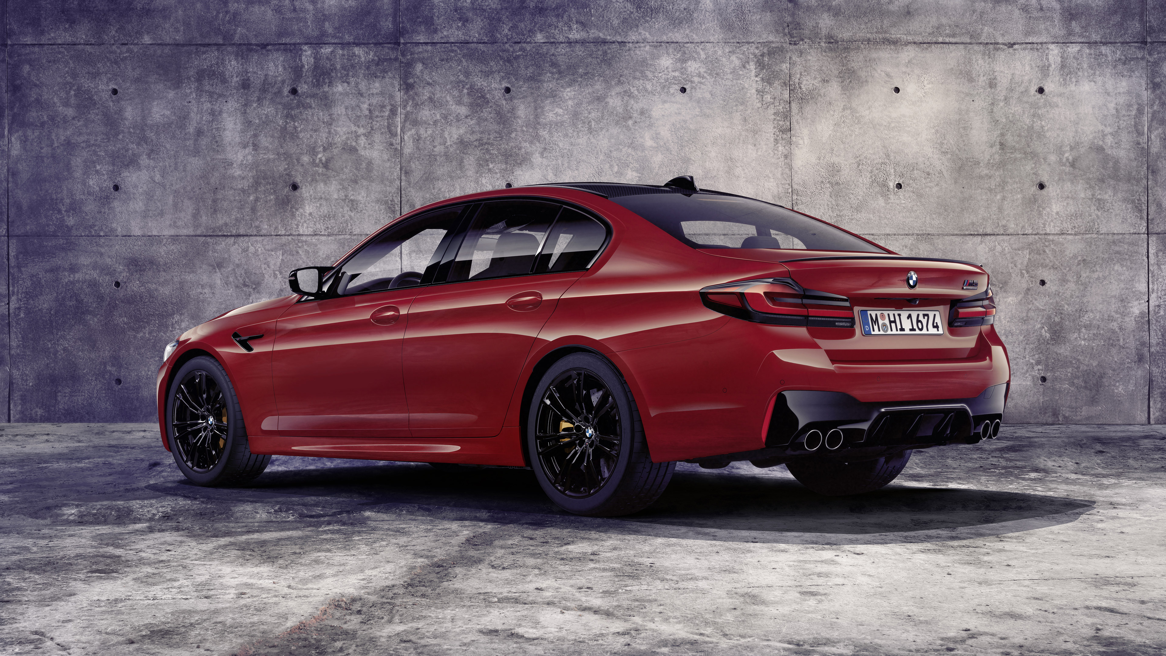 BMW M5 rossa berlina, 3840x2160 4K Ultra HD, Monitor 4K