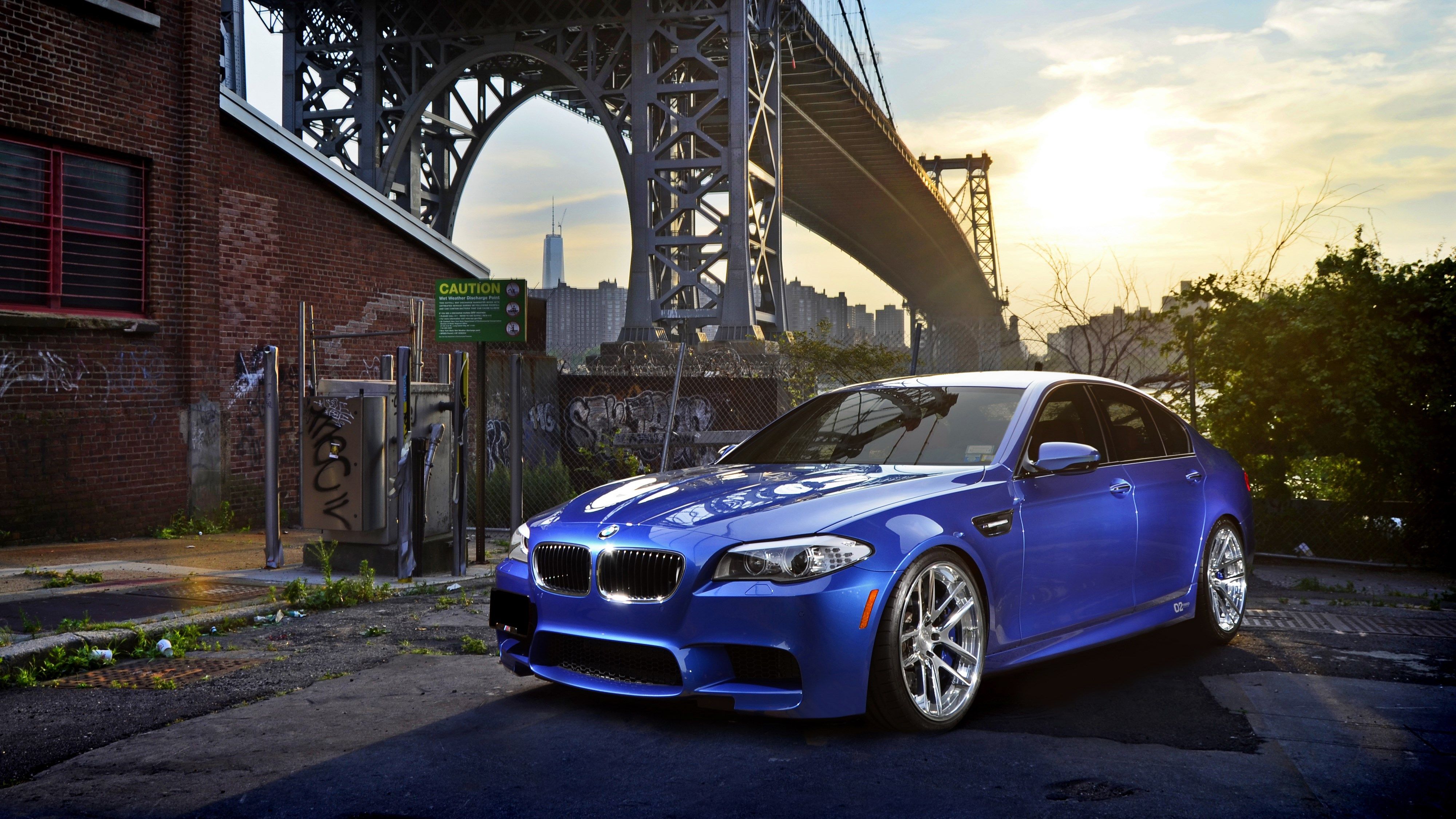 BMW blu sotto ponte, 4000x2250 Ultra HD, Ultrabook