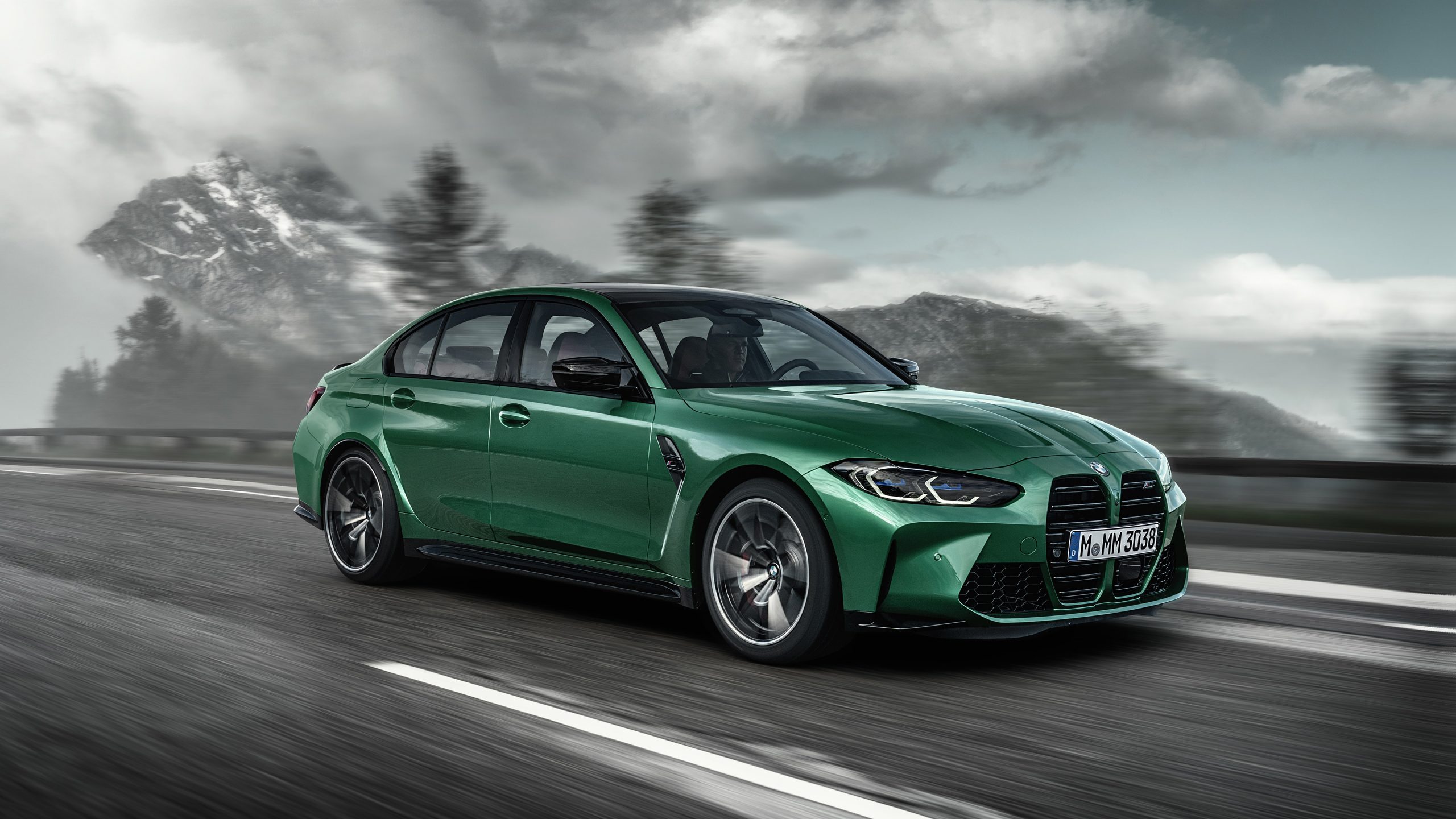 BMW M3 verde su strada, 2560x1440 2K QHD, PC