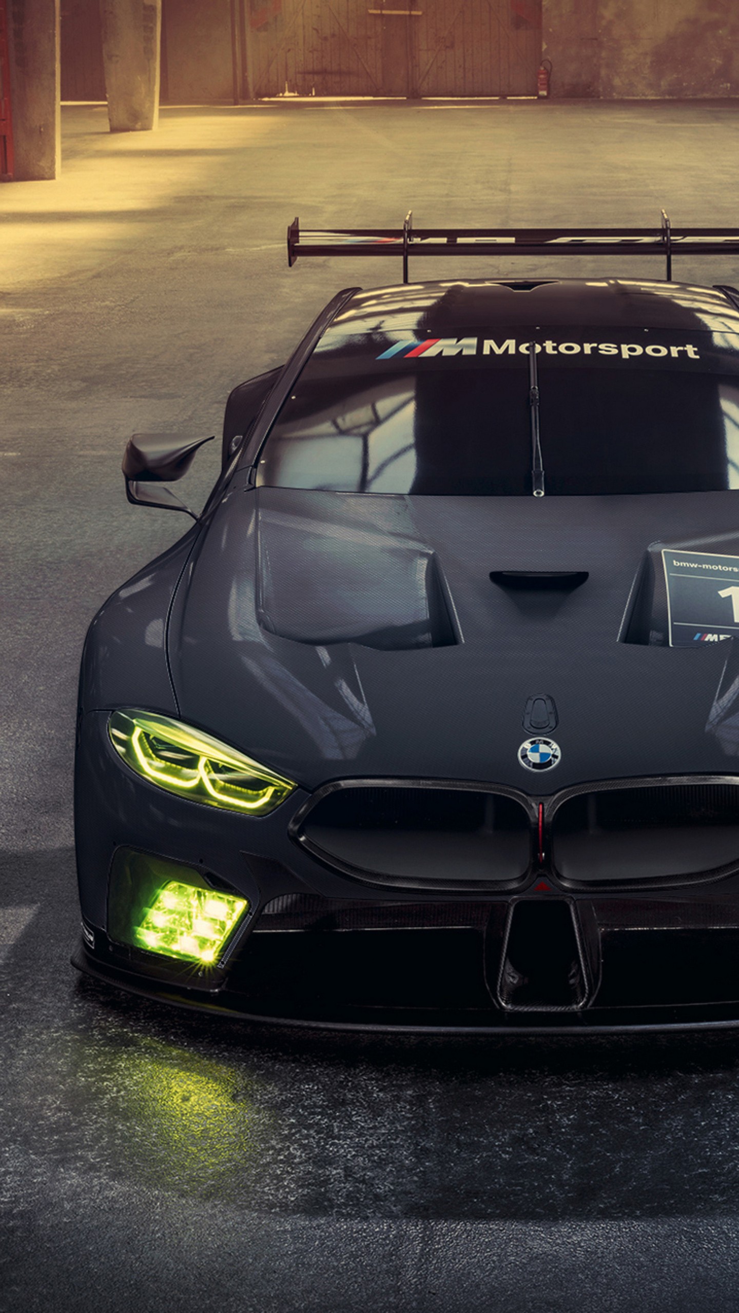 BMW M8 GTE nera, 1440x2560 Verticale, Mobile