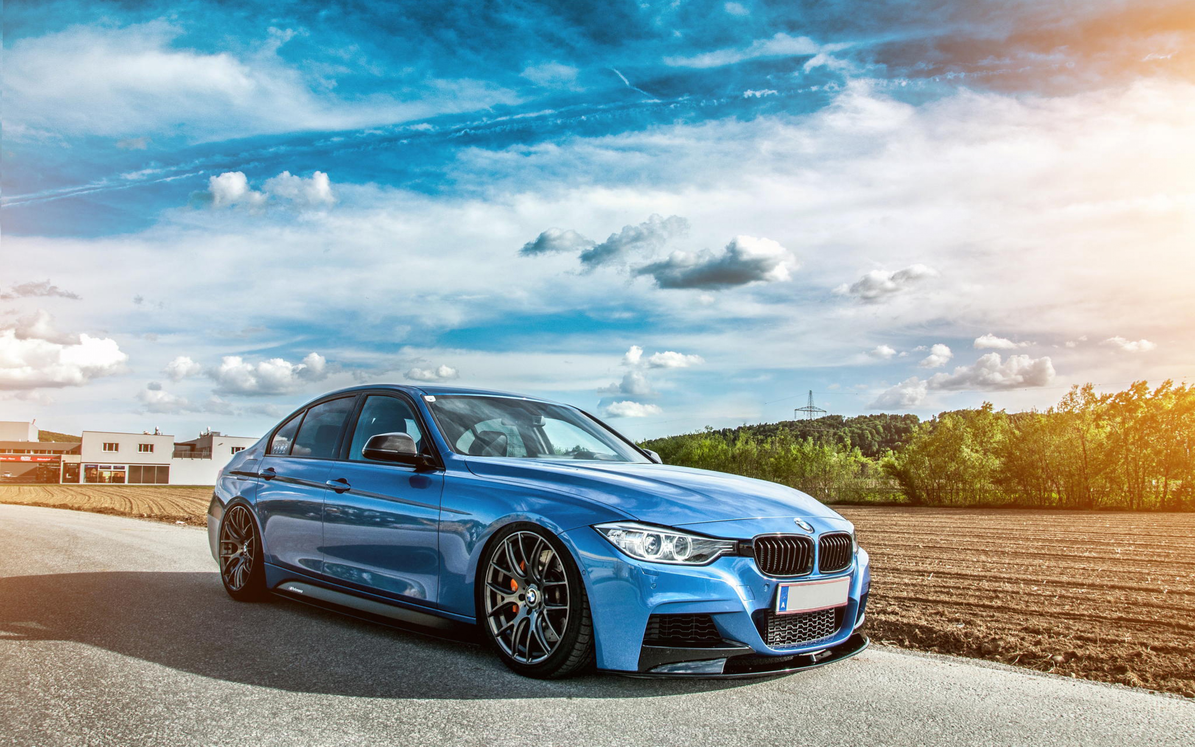 BMW berlina blu, 3840x2400 4K Ultra HD, Monitor 4K