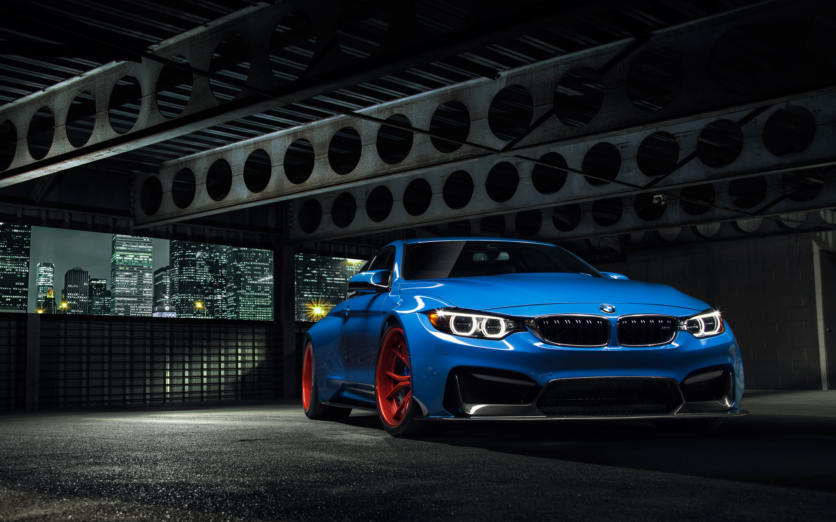 BMW M4 blu parcheggio, 2880x1800 WQXGA, MacBook Pro