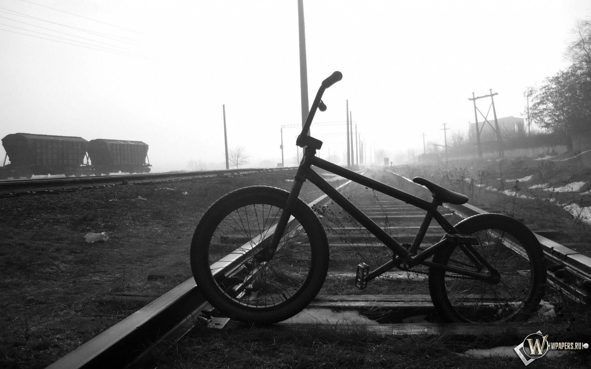 Bambino cartoon in bici BMX, 1067x1500 Full HD Verticale, iPhone
